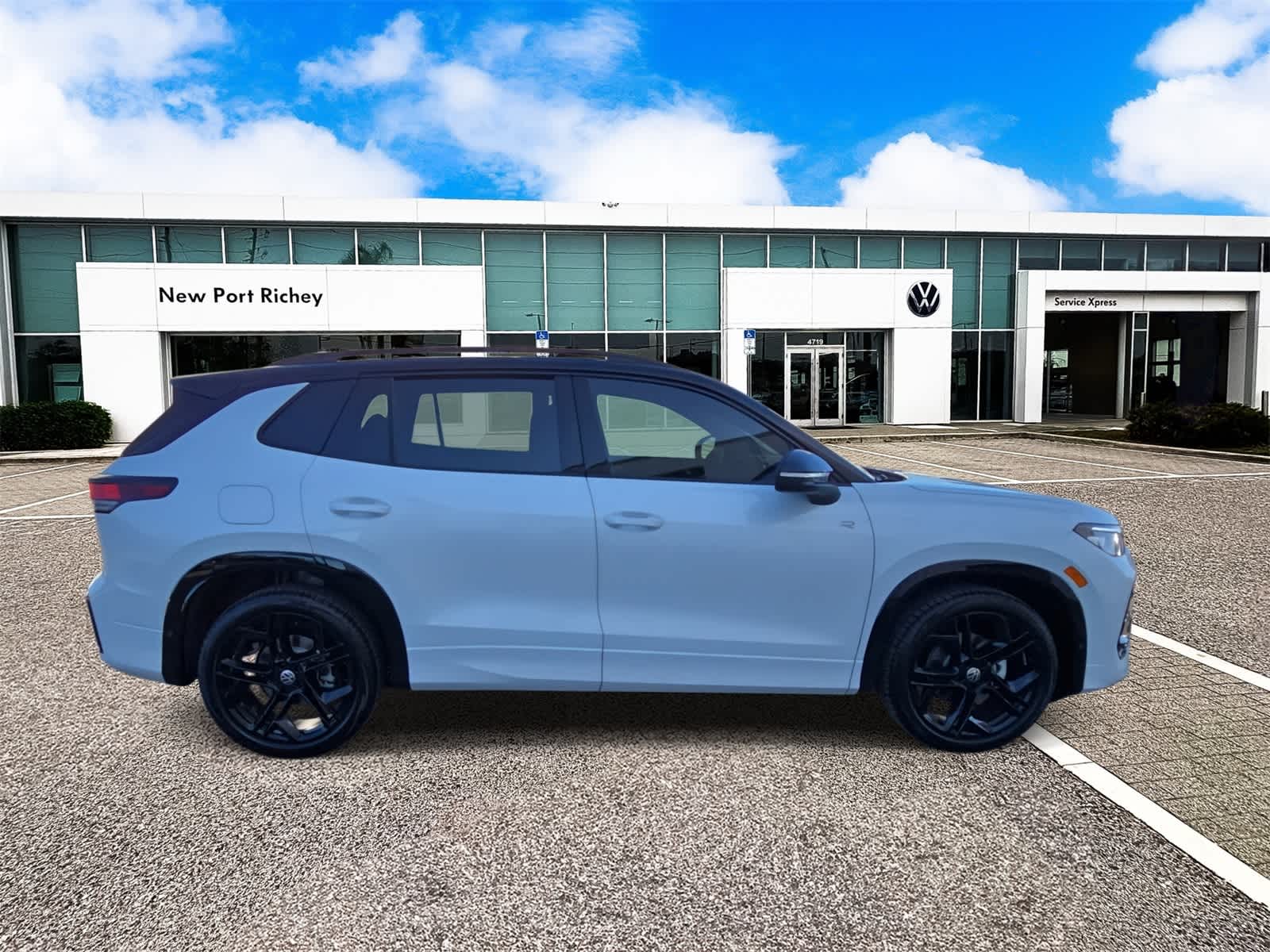 Thumbnail: 2025 Volkswagen Tiguan - 9