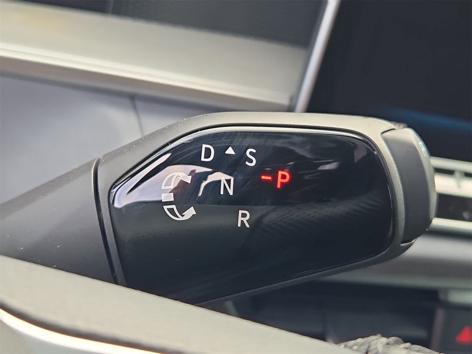 Thumbnail: 2025 Volkswagen Tiguan - 30