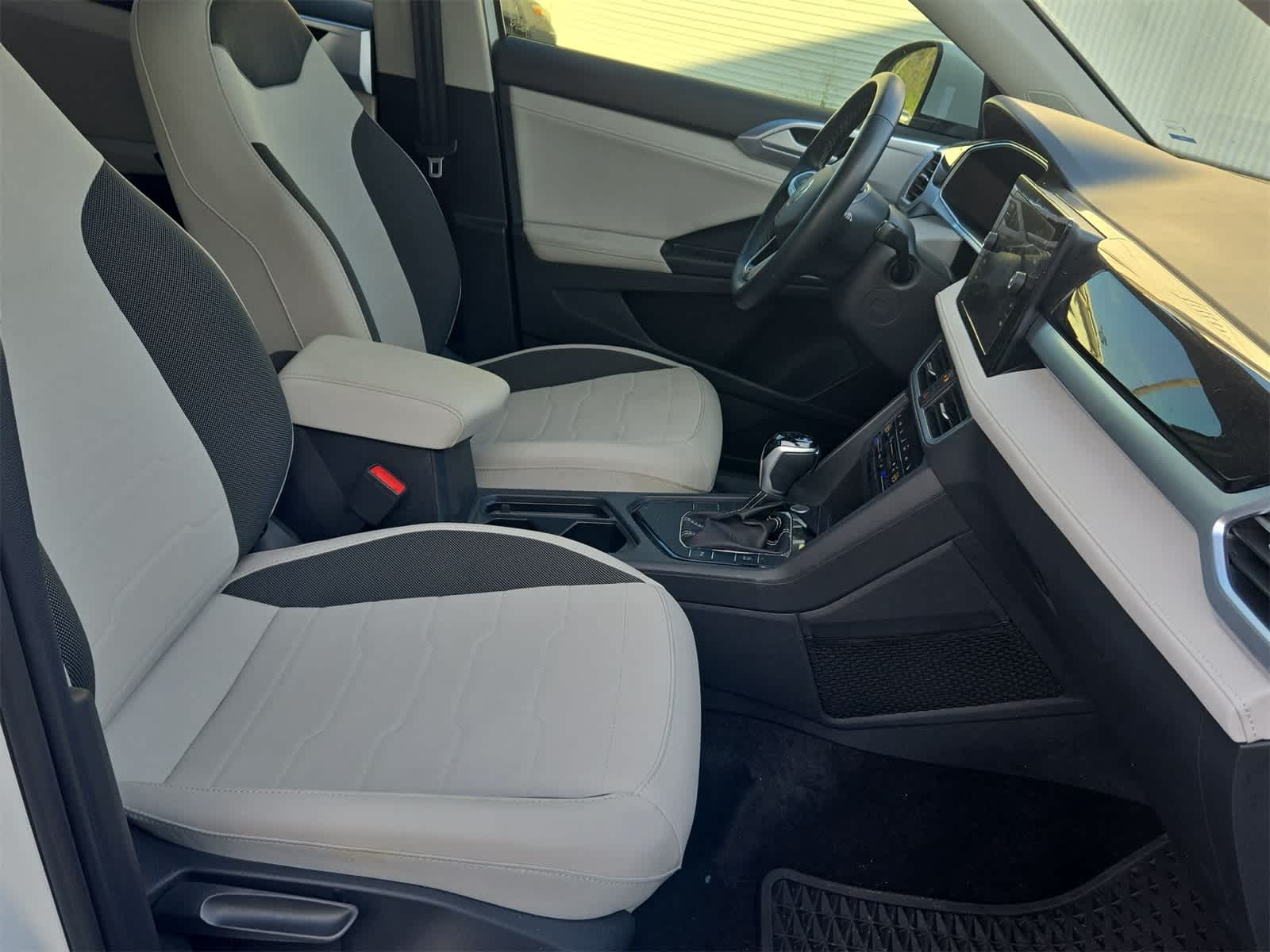 Thumbnail: 2025 Volkswagen Taos - 19