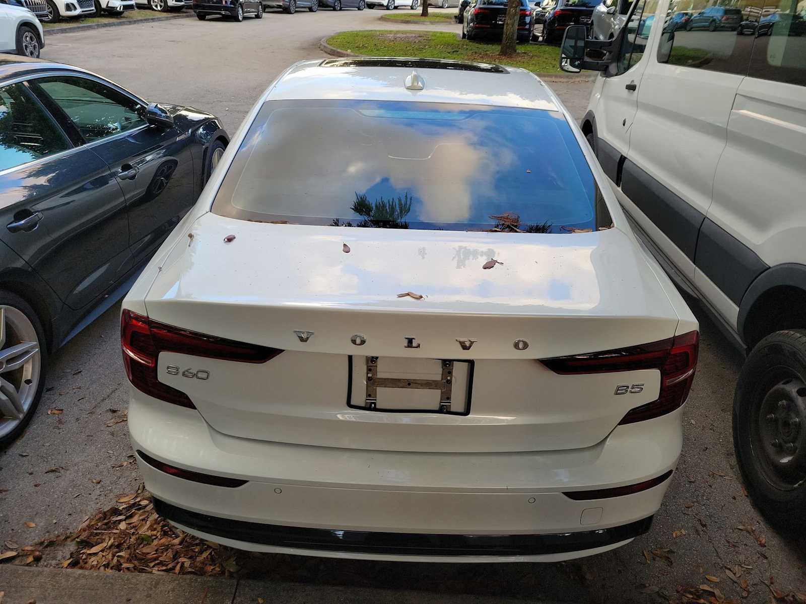 Thumbnail: 2023 Volvo S60 - 11