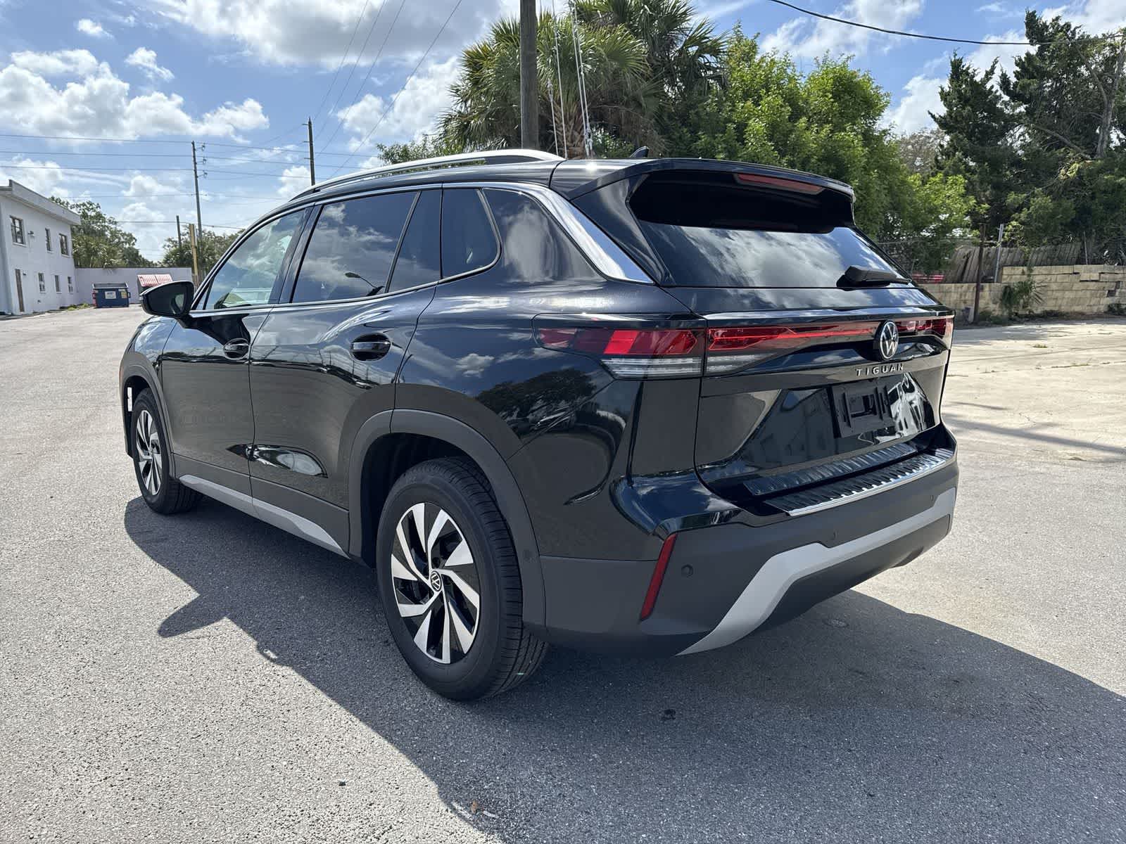 Thumbnail: 2026 Volkswagen Tiguan - 4