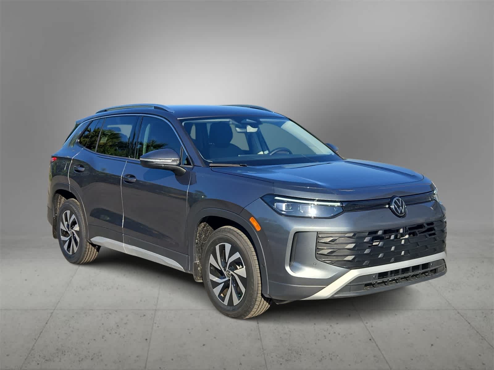 Thumbnail: 2025 Volkswagen Tiguan - 2