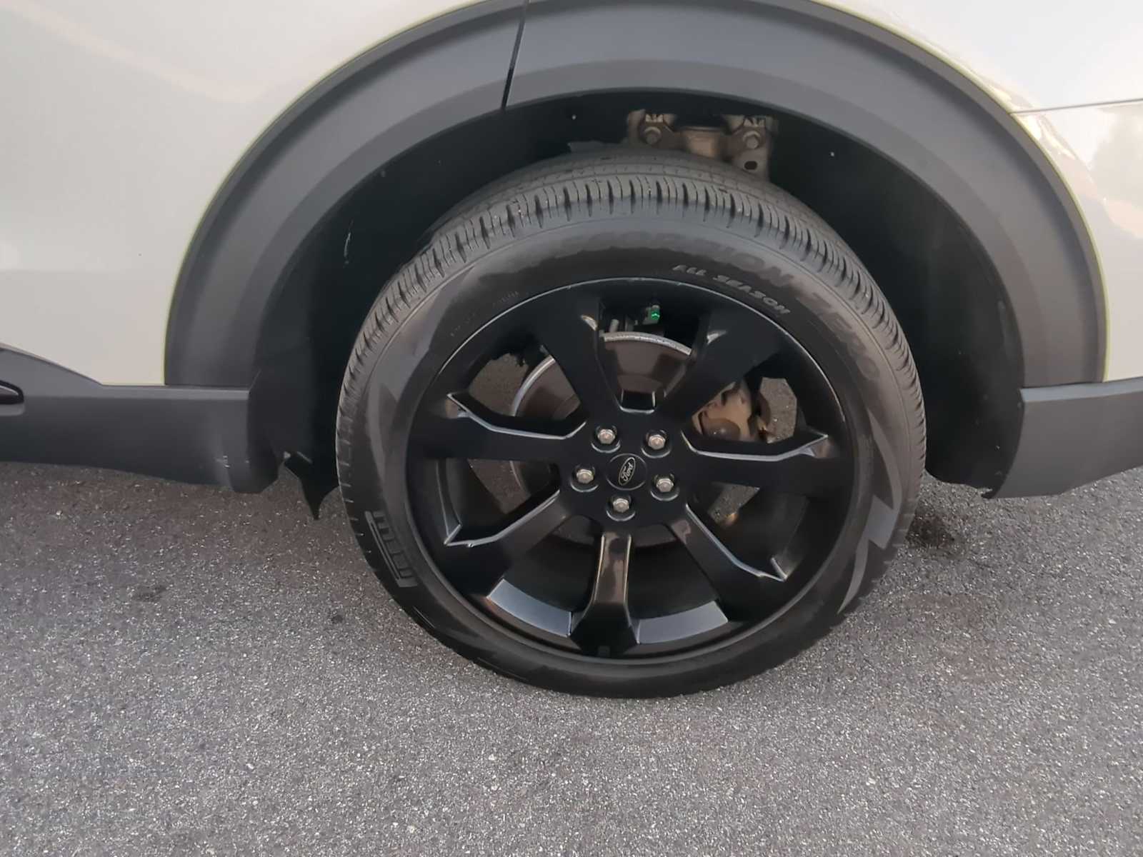 Thumbnail: 2022 Ford Explorer - 14