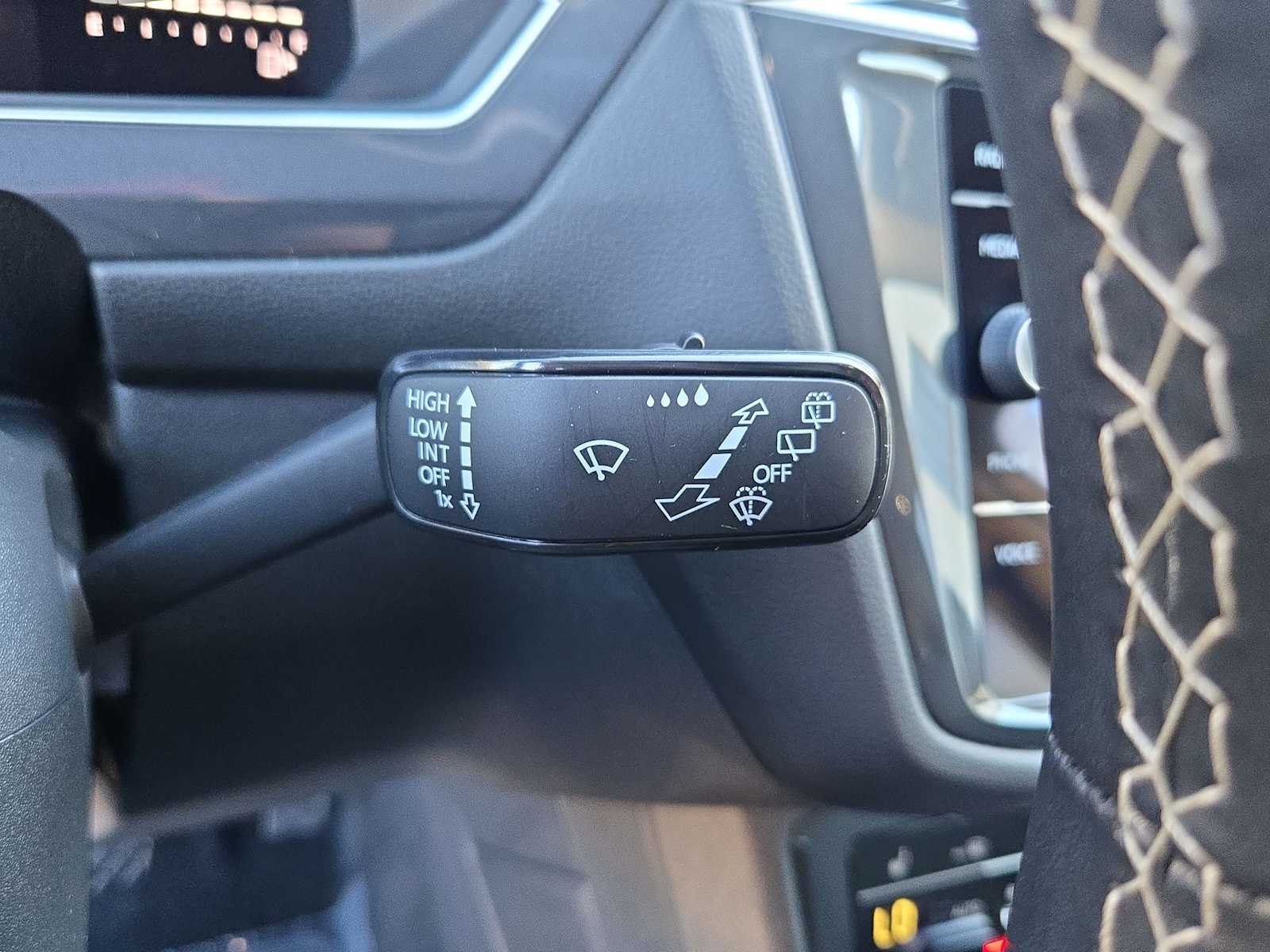 Thumbnail: 2024 Volkswagen Tiguan - 24