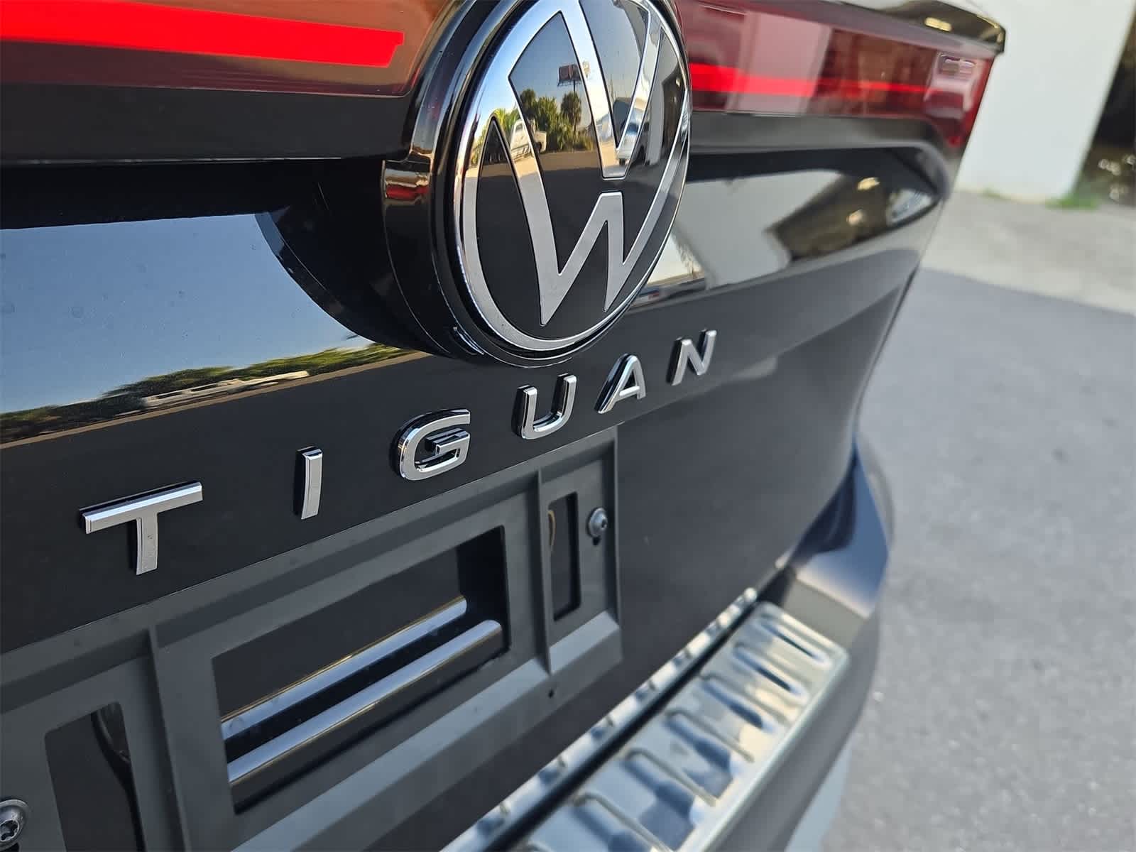 Thumbnail: 2025 Volkswagen Tiguan - 13