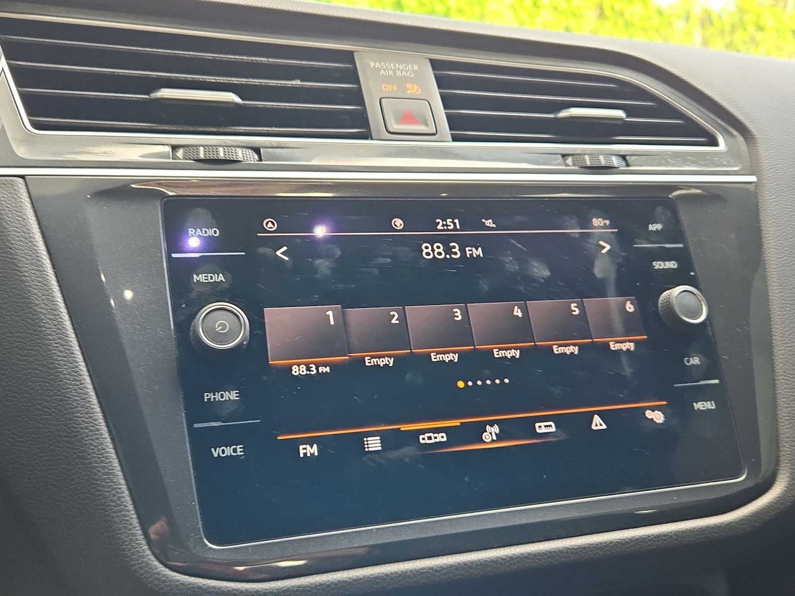 Thumbnail: 2022 Volkswagen Tiguan - 28