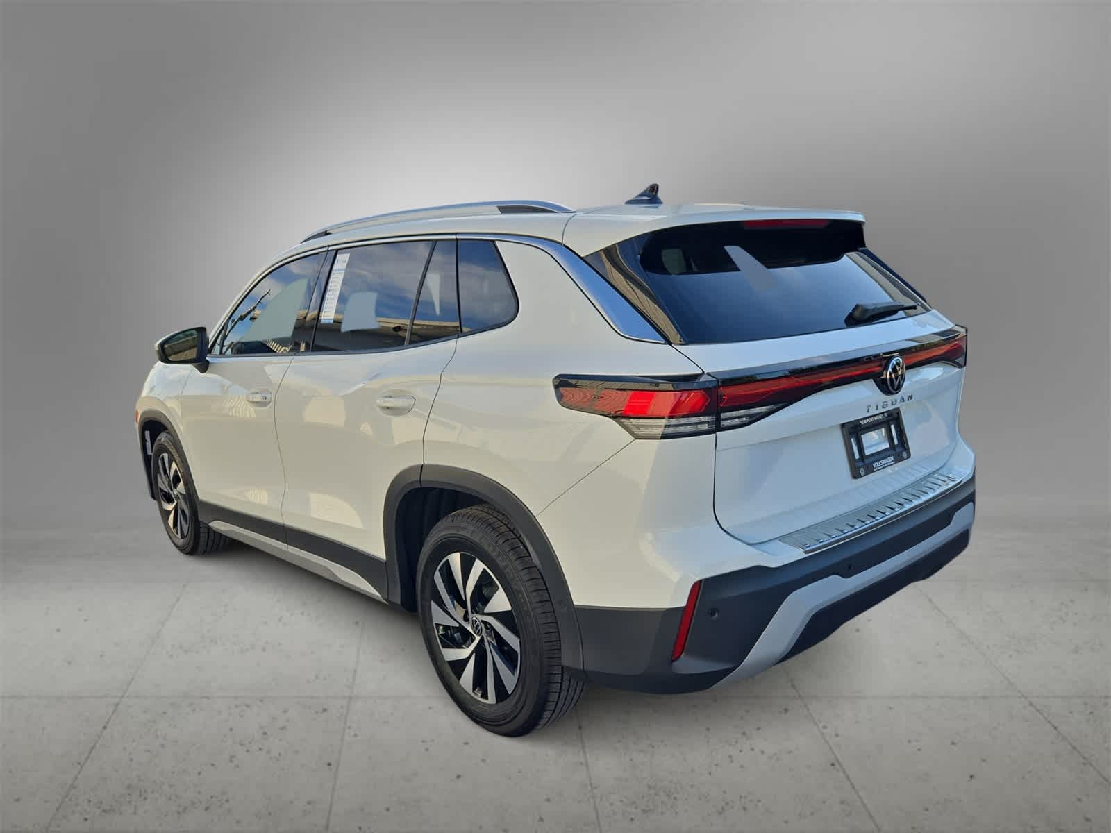 Thumbnail: 2025 Volkswagen Tiguan - 6