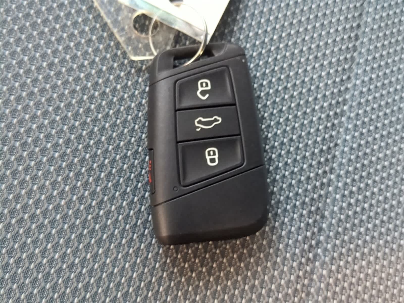 Thumbnail: 2025 Volkswagen Taos - 32