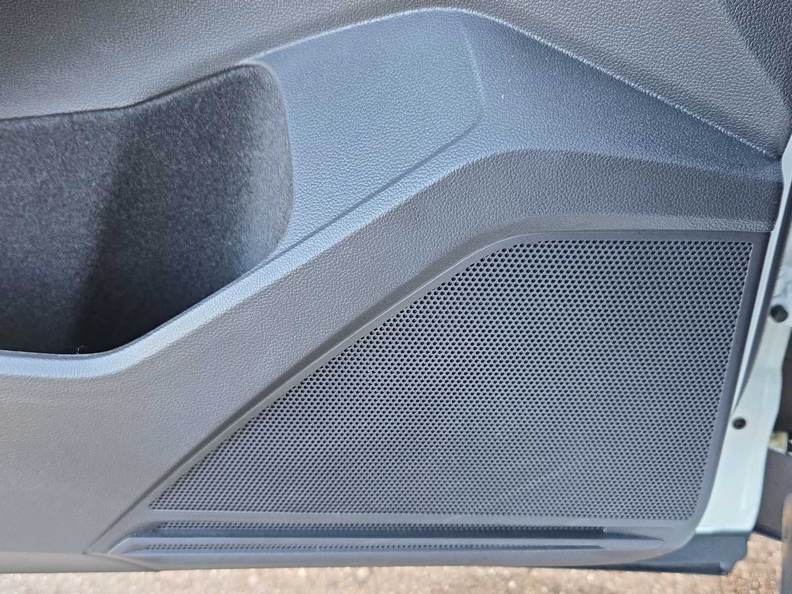 Thumbnail: 2023 Volkswagen Tiguan - 28