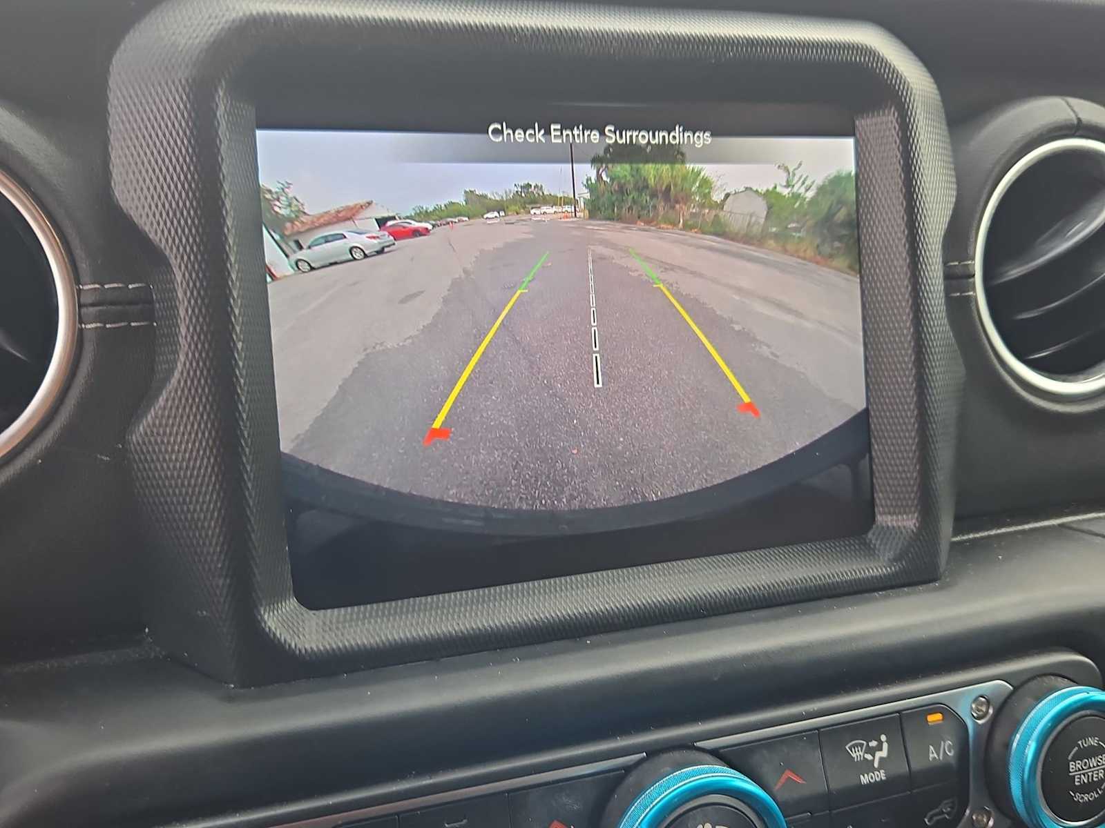 Thumbnail: 2023 Jeep Wrangler - 28