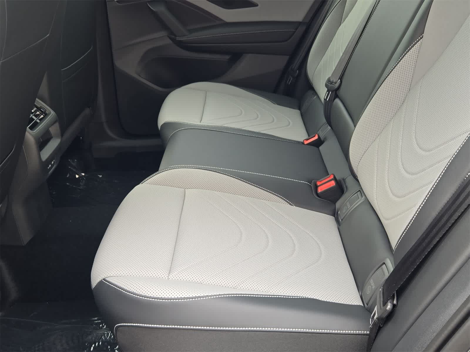 Thumbnail: 2025 Volkswagen Tiguan - 21