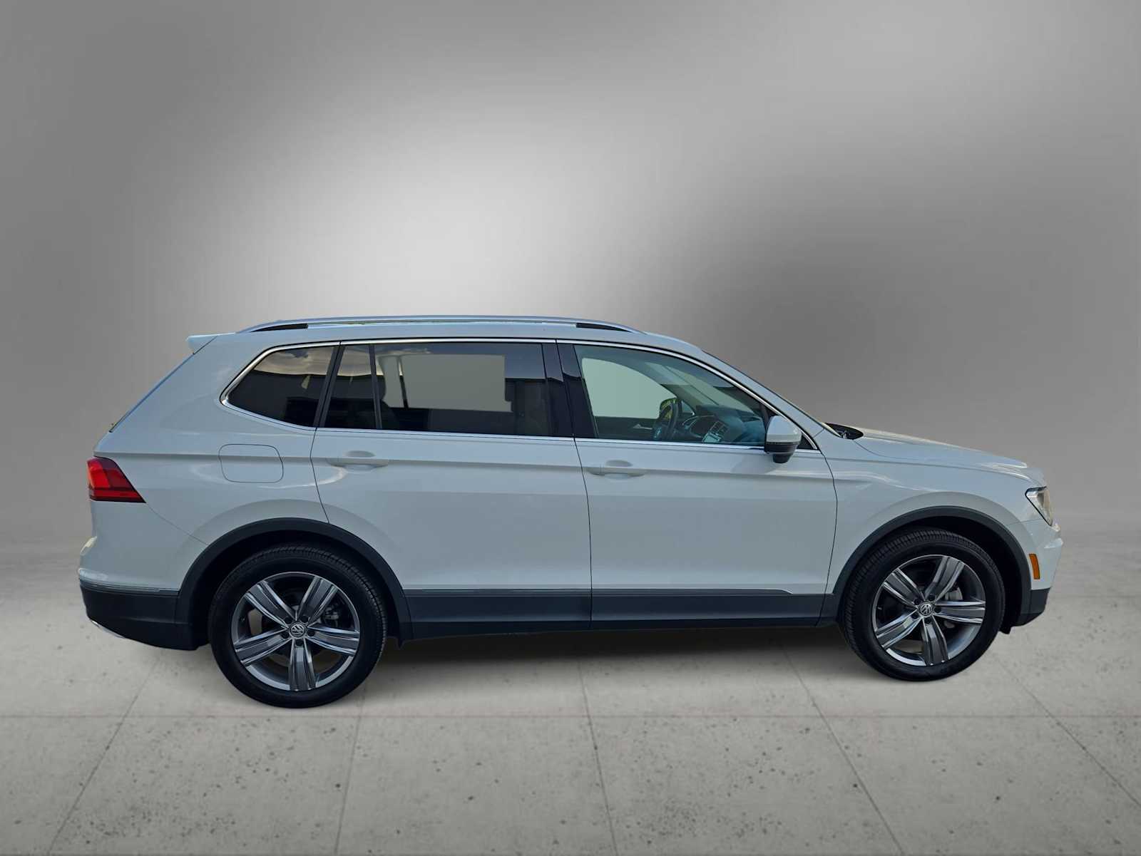 Thumbnail: 2021 Volkswagen Tiguan - 9