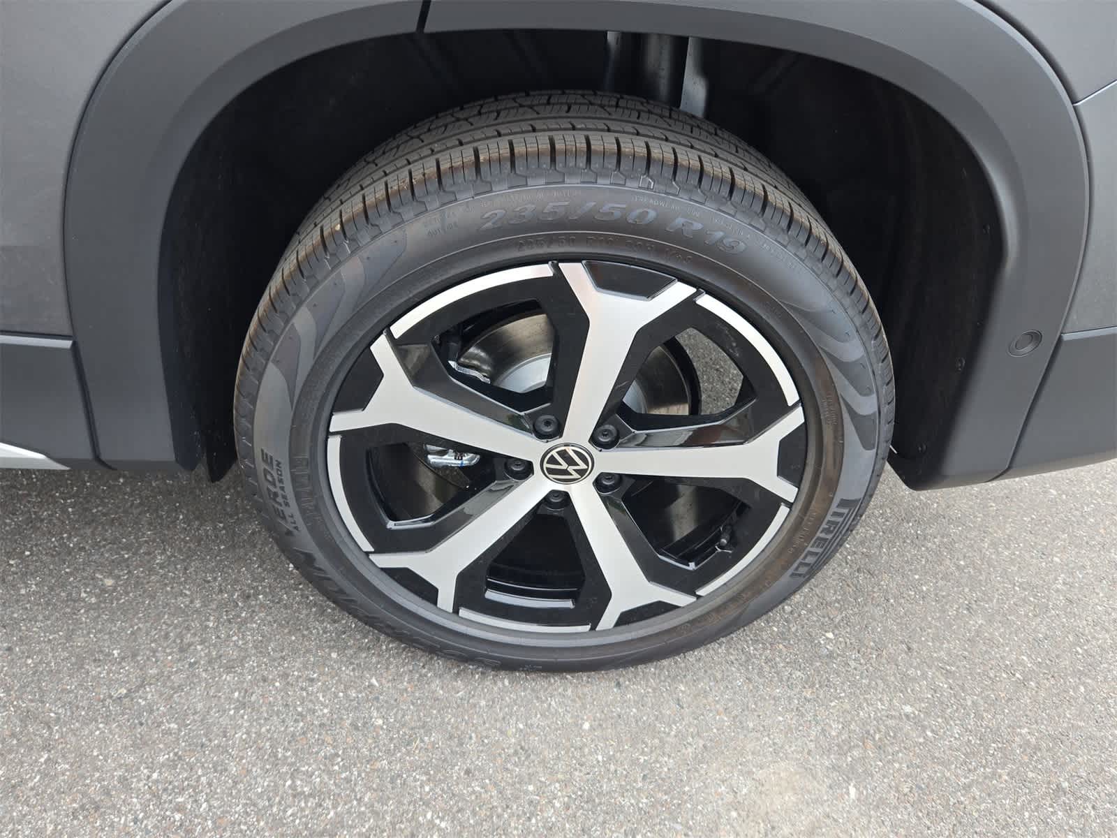 Thumbnail: 2025 Volkswagen Tiguan - 14