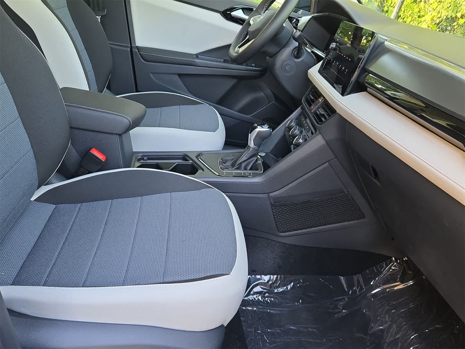 Thumbnail: 2025 Volkswagen Taos - 21