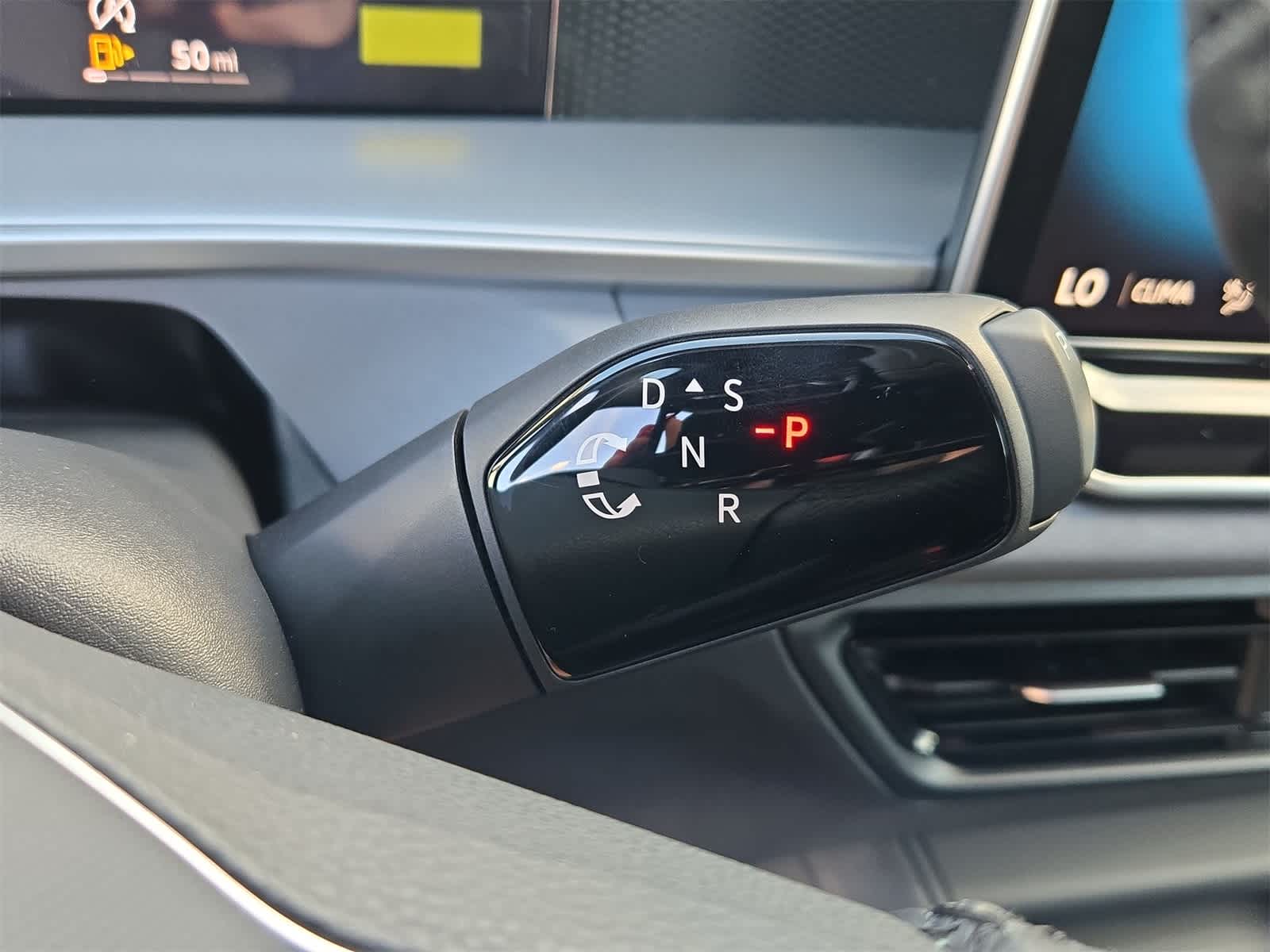 Thumbnail: 2025 Volkswagen Tiguan - 30