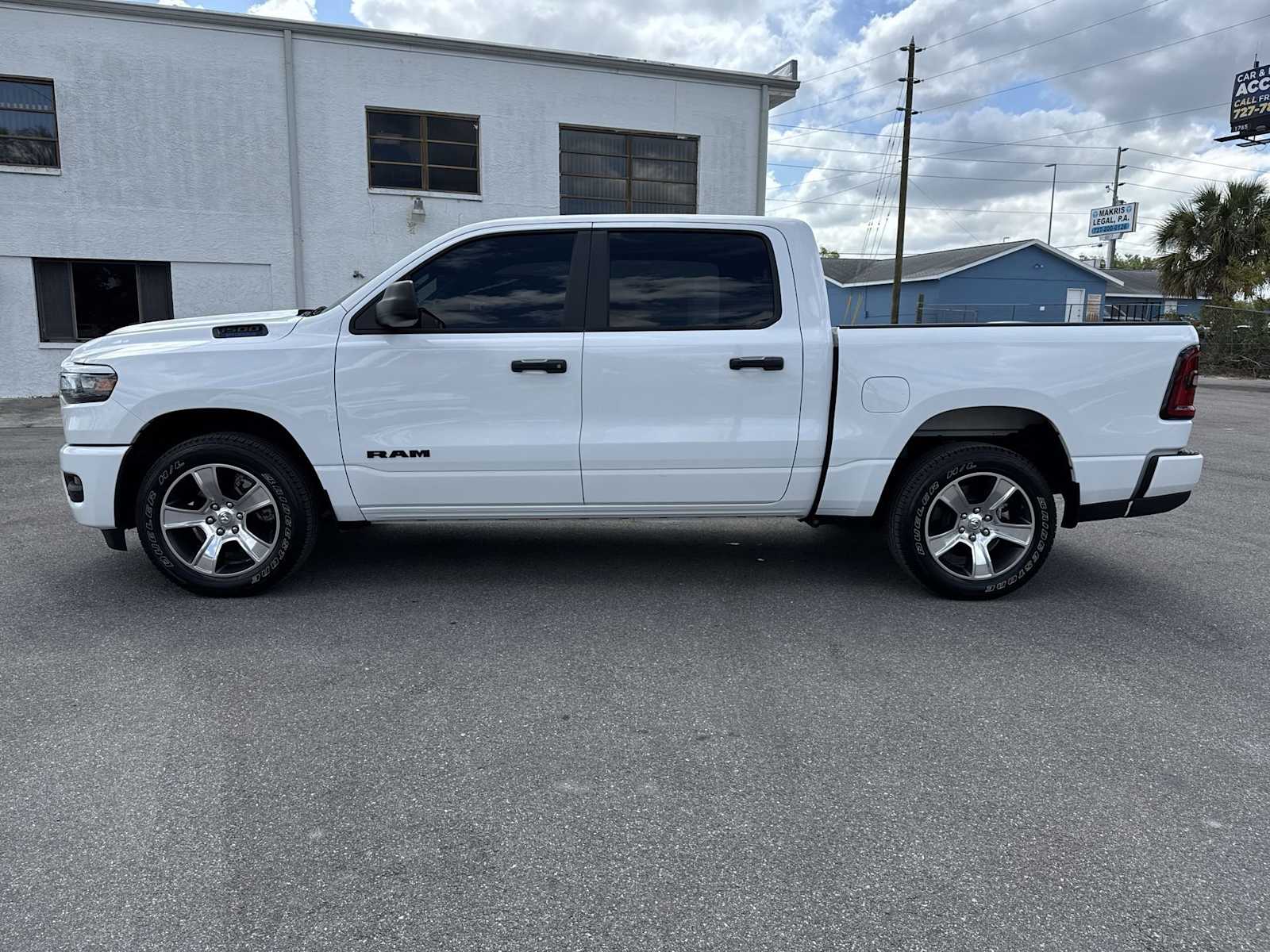 Thumbnail: 2025 RAM 1500 - 3