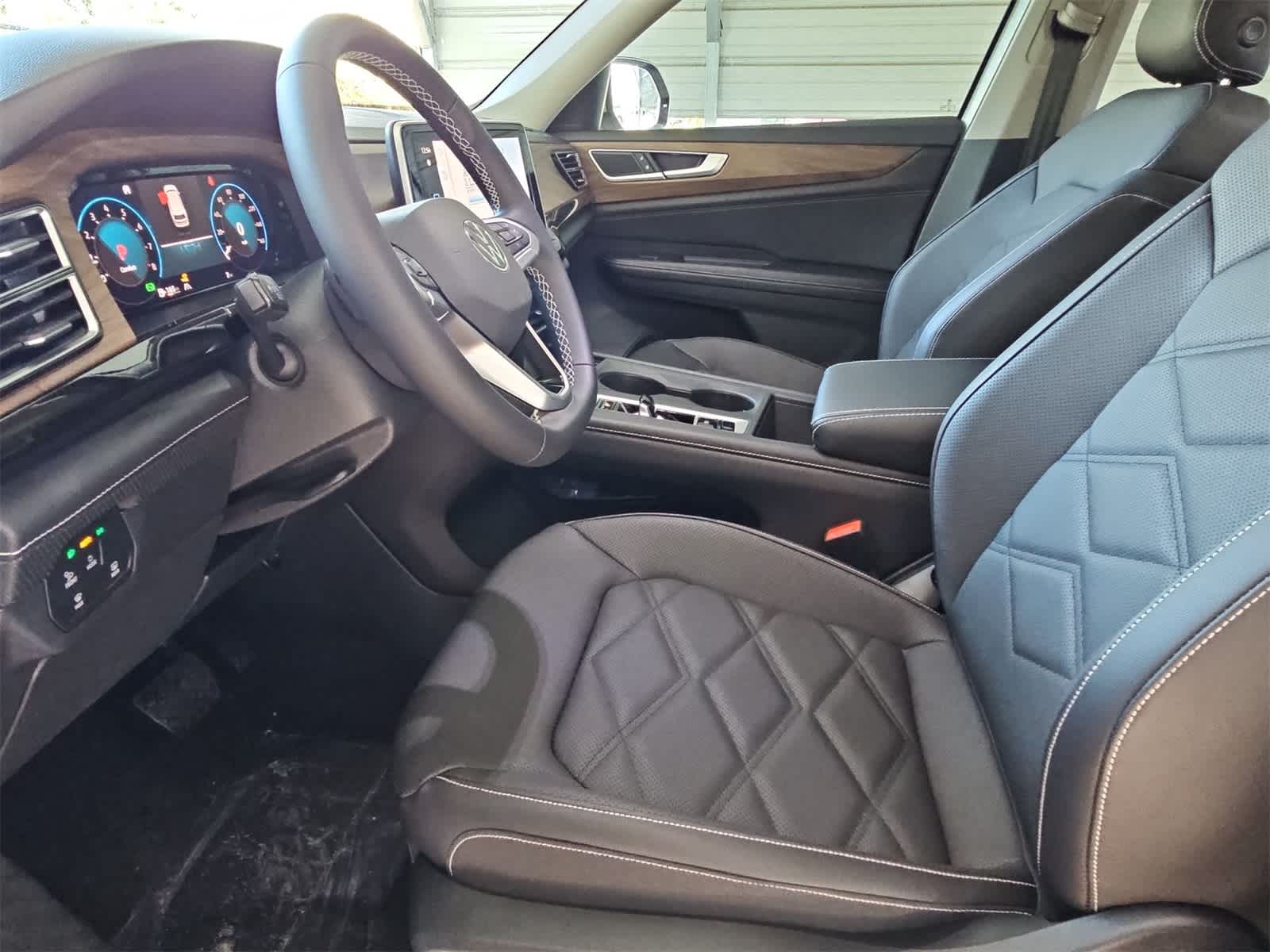 Thumbnail: 2026 Volkswagen Atlas - 17