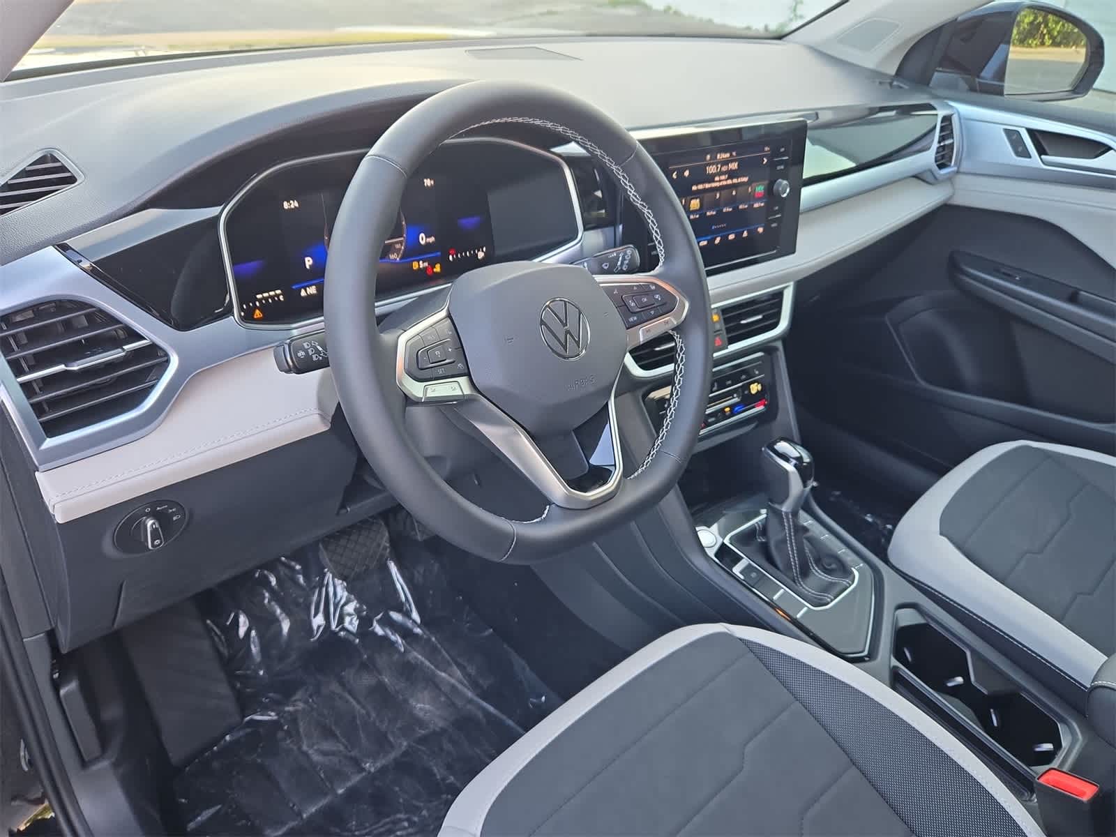 Thumbnail: 2025 Volkswagen Taos - 10