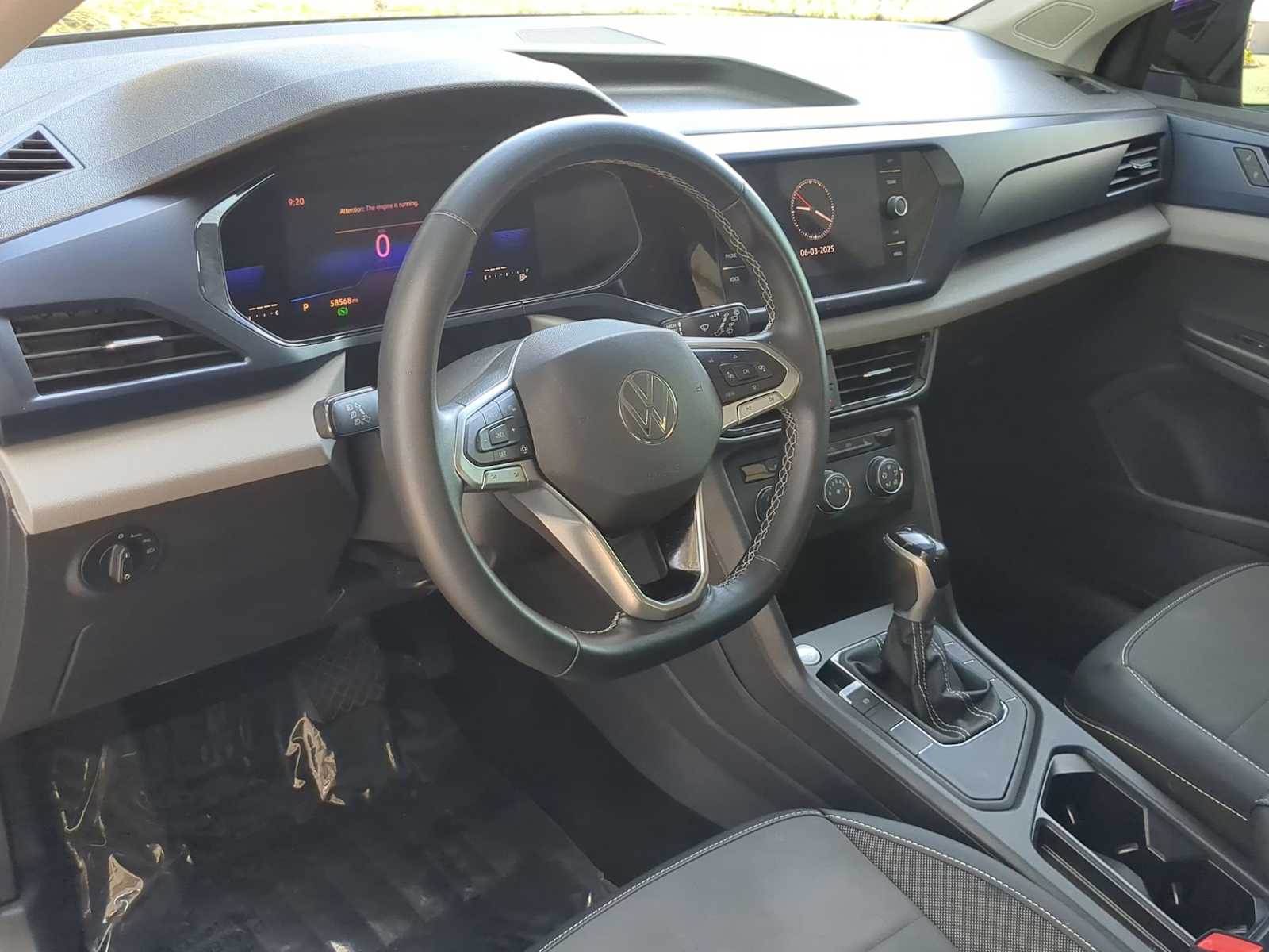 2022 Volkswagen Taos SE 10