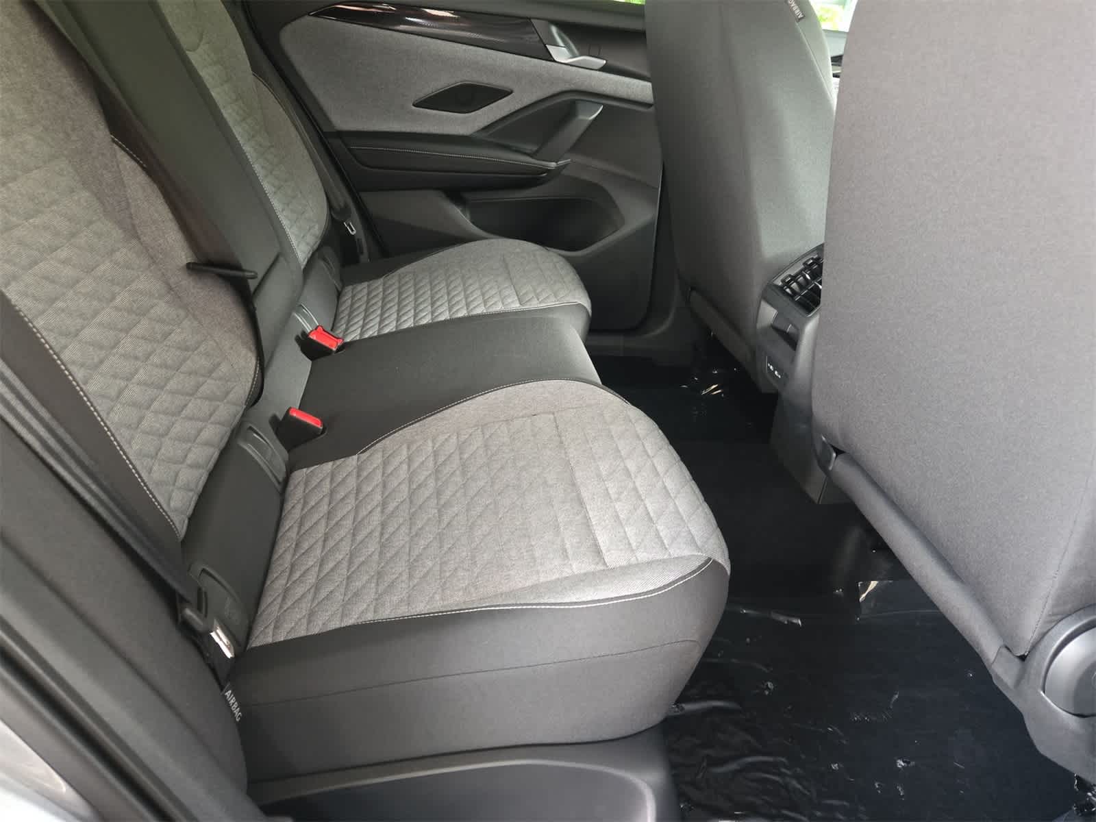 Thumbnail: 2025 Volkswagen Tiguan - 21