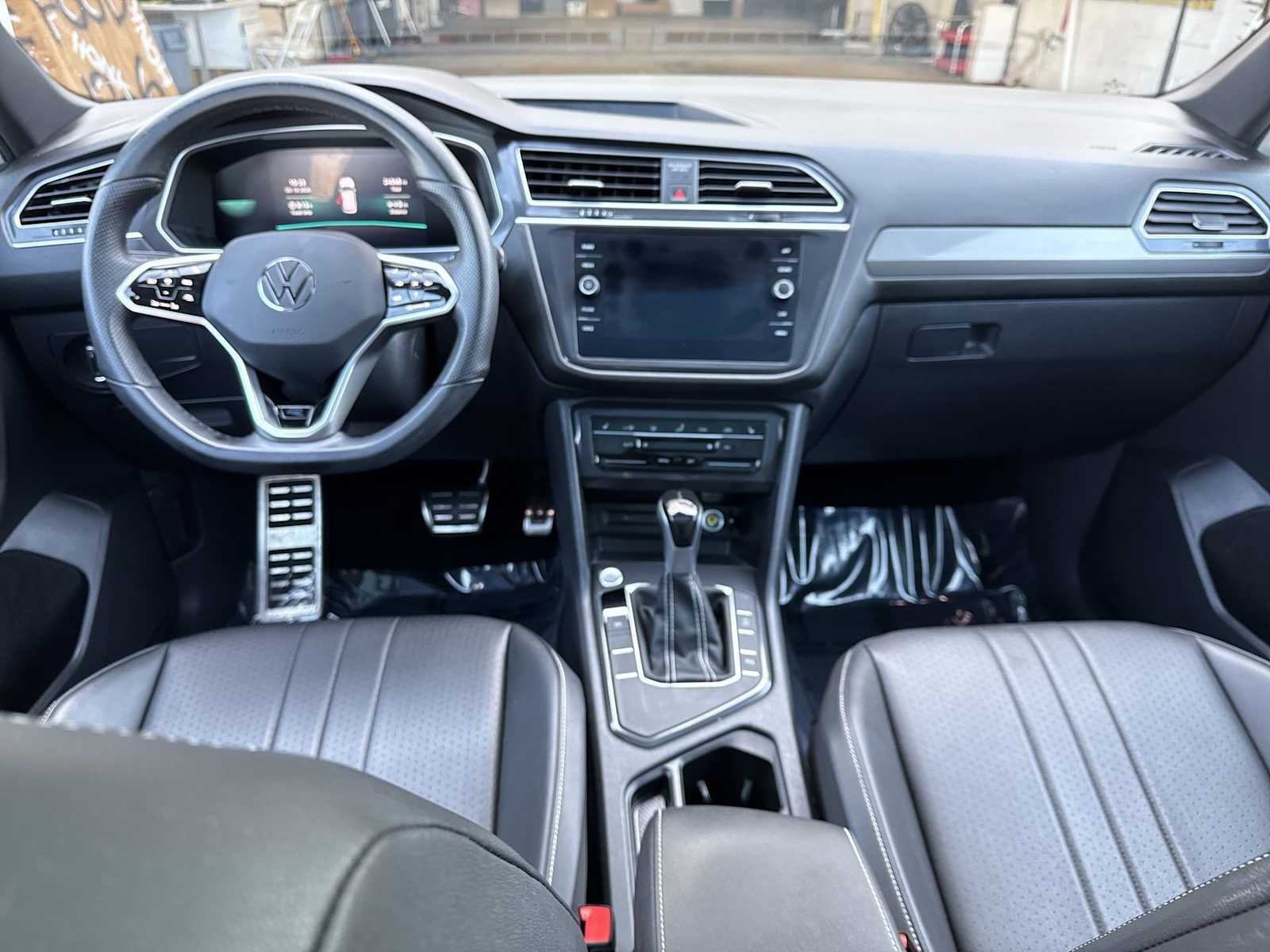 Thumbnail: 2023 Volkswagen Tiguan - 22