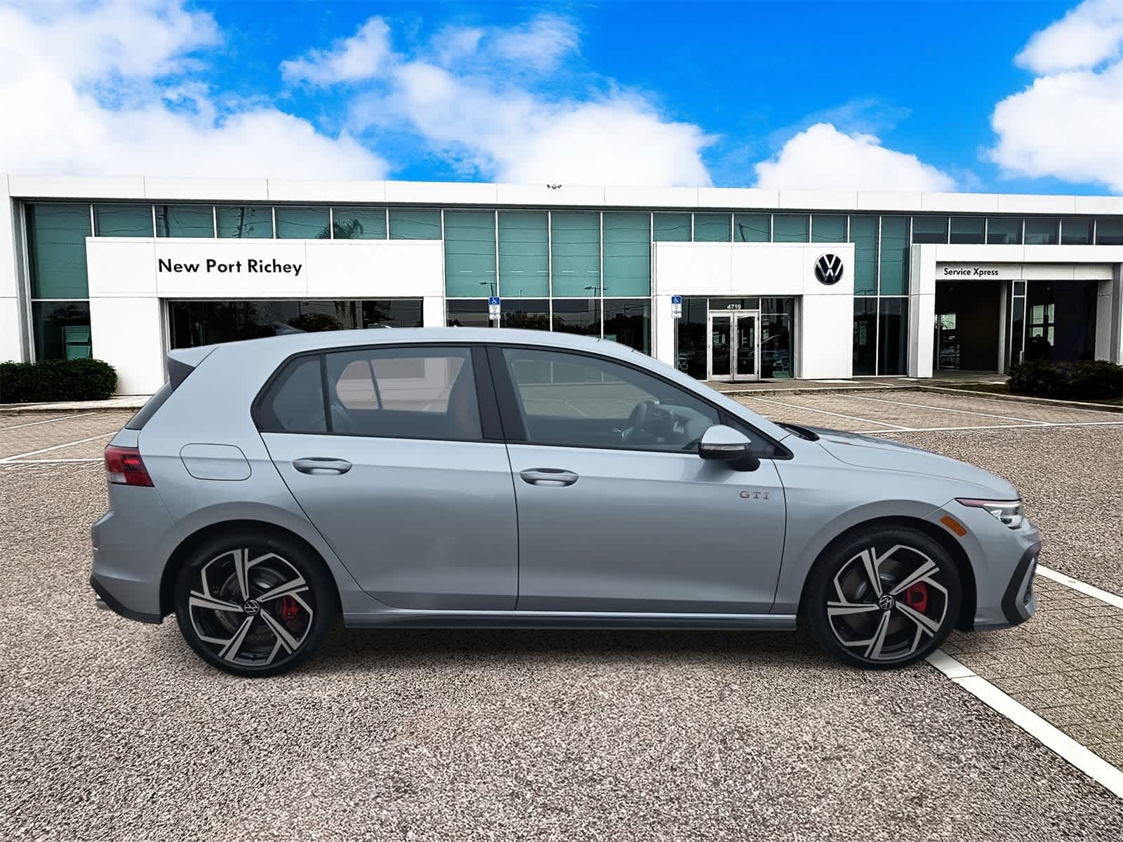 Thumbnail: 2026 Volkswagen Golf - 9