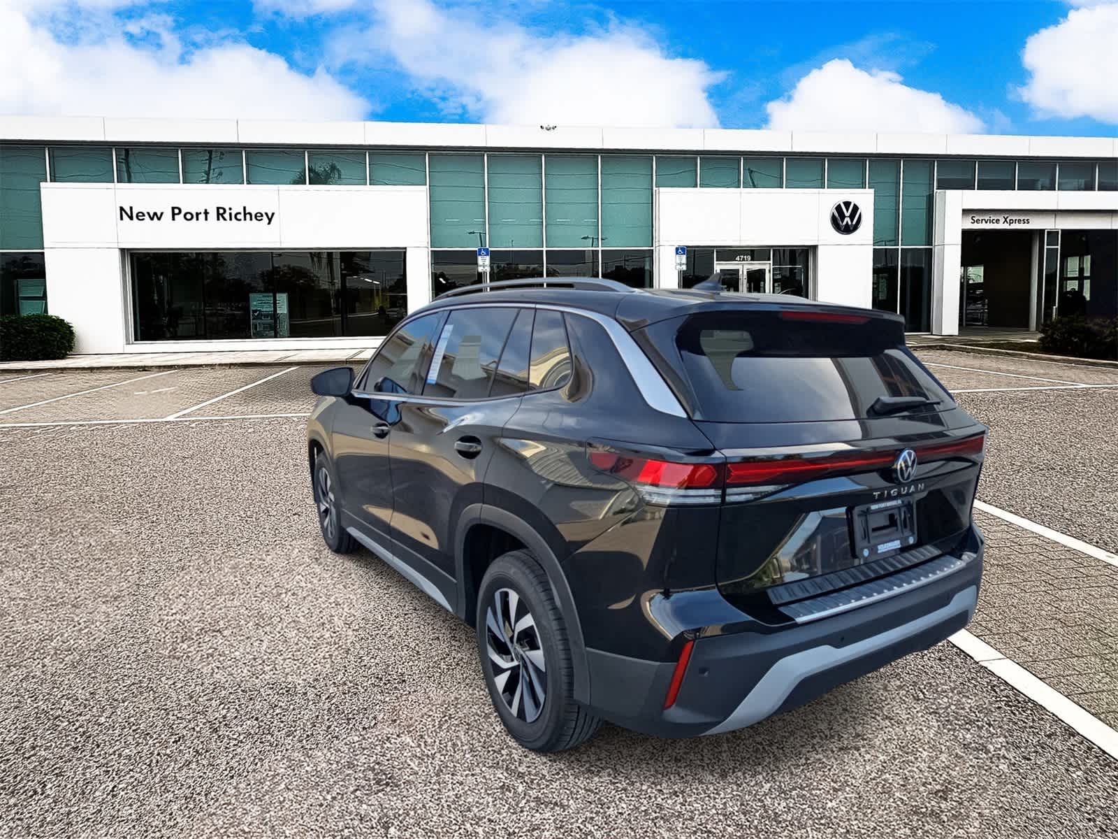 Thumbnail: 2025 Volkswagen Tiguan - 6