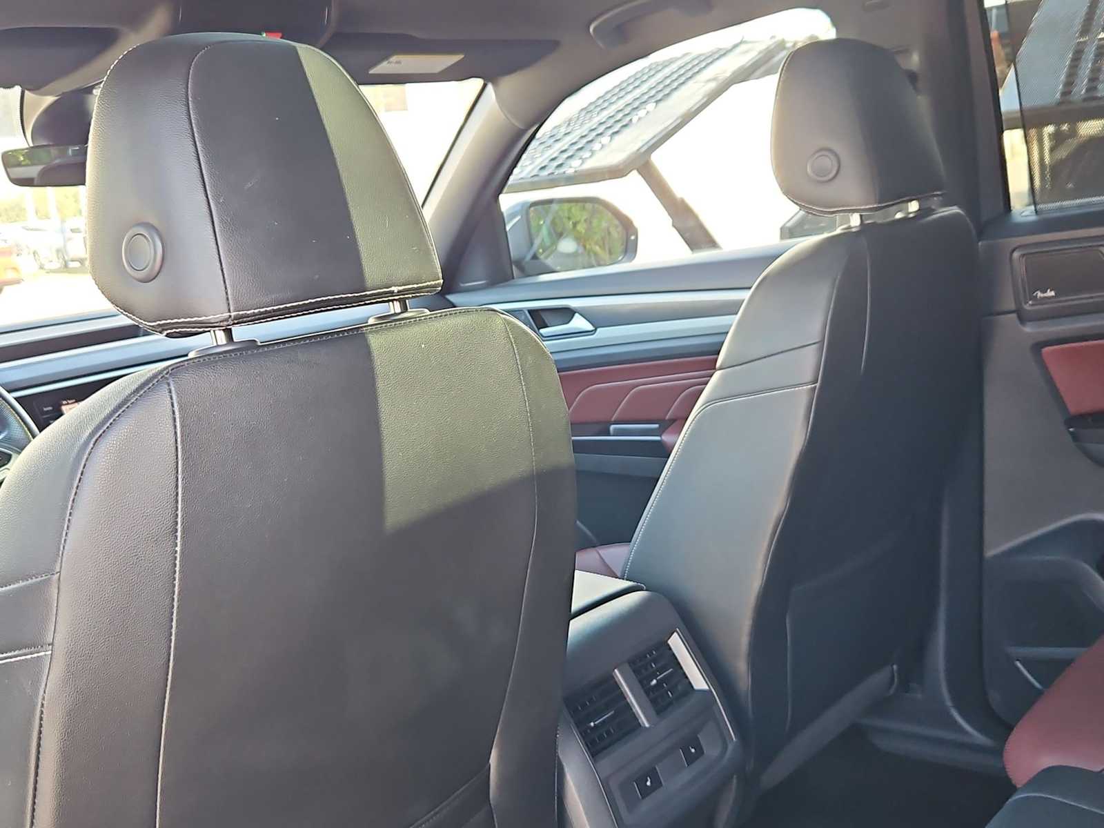 Thumbnail: 2021 Volkswagen Atlas - 18