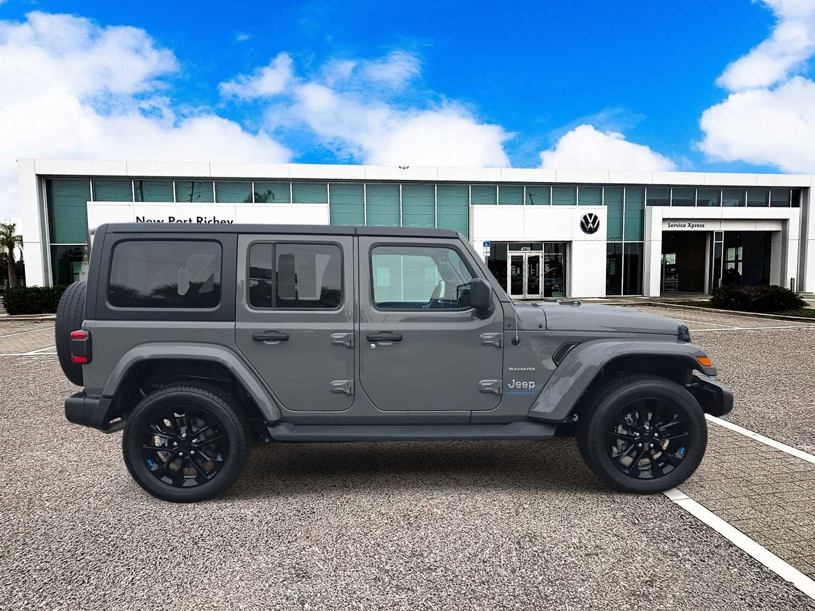 Thumbnail: 2023 Jeep Wrangler - 9