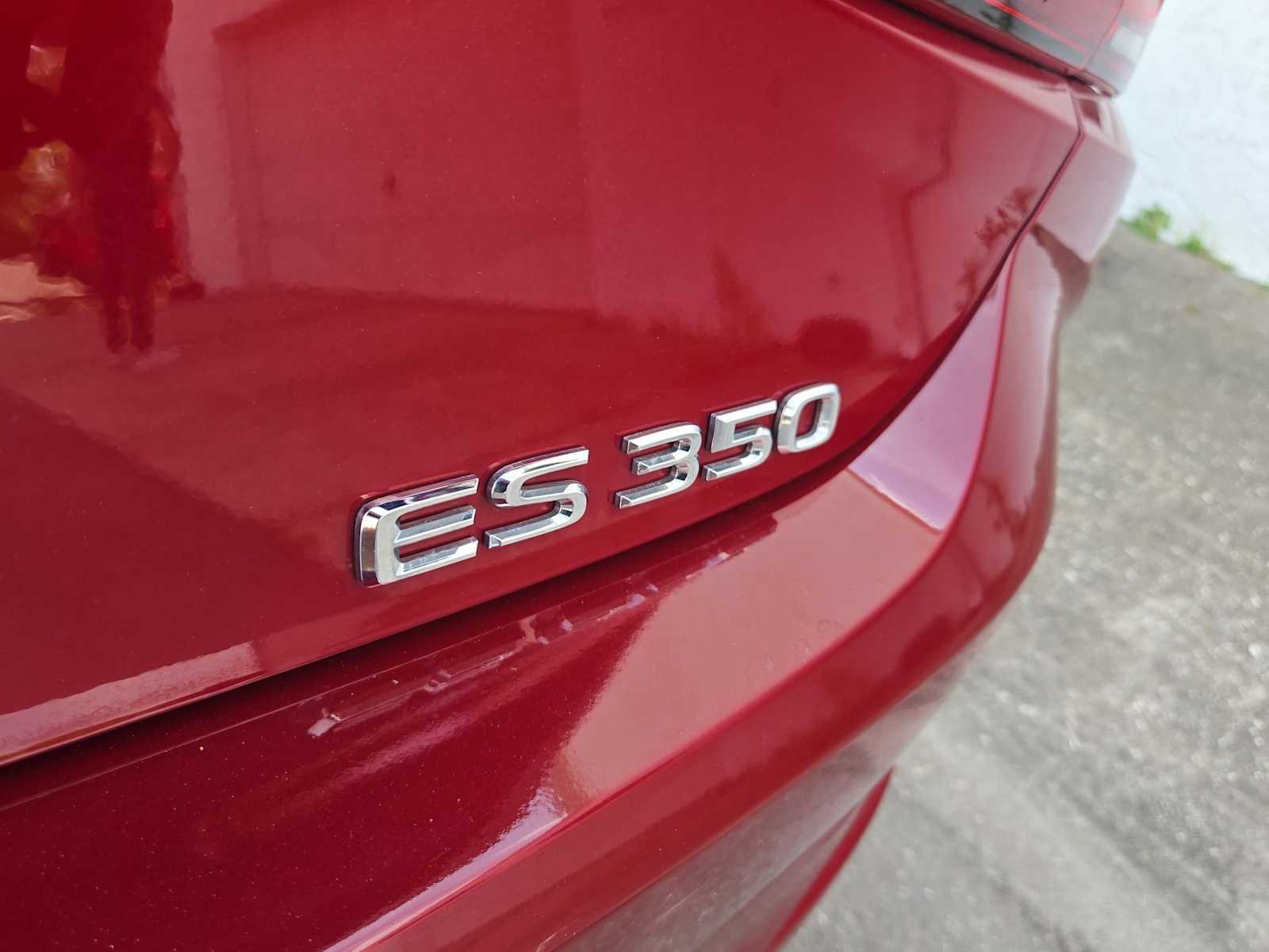 Thumbnail: 2022 Lexus ES - 13