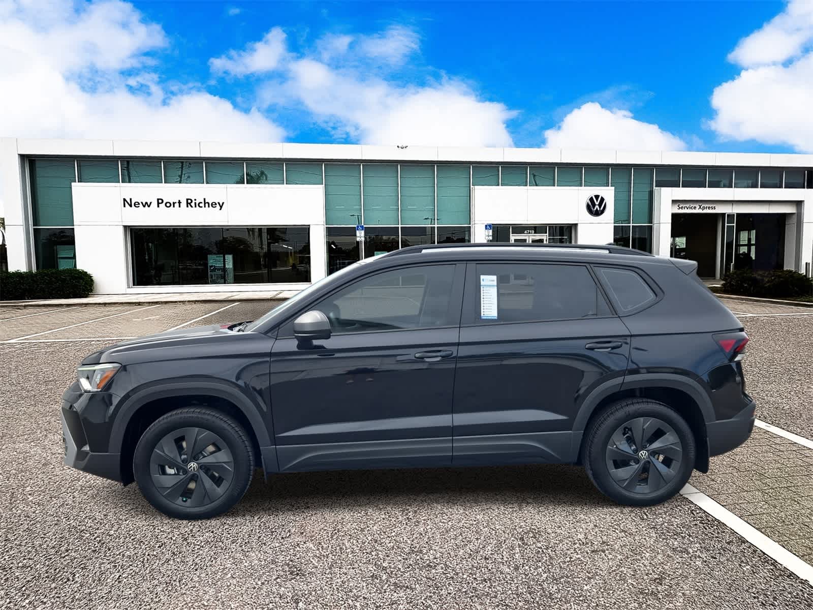 Thumbnail: 2025 Volkswagen Taos - 5