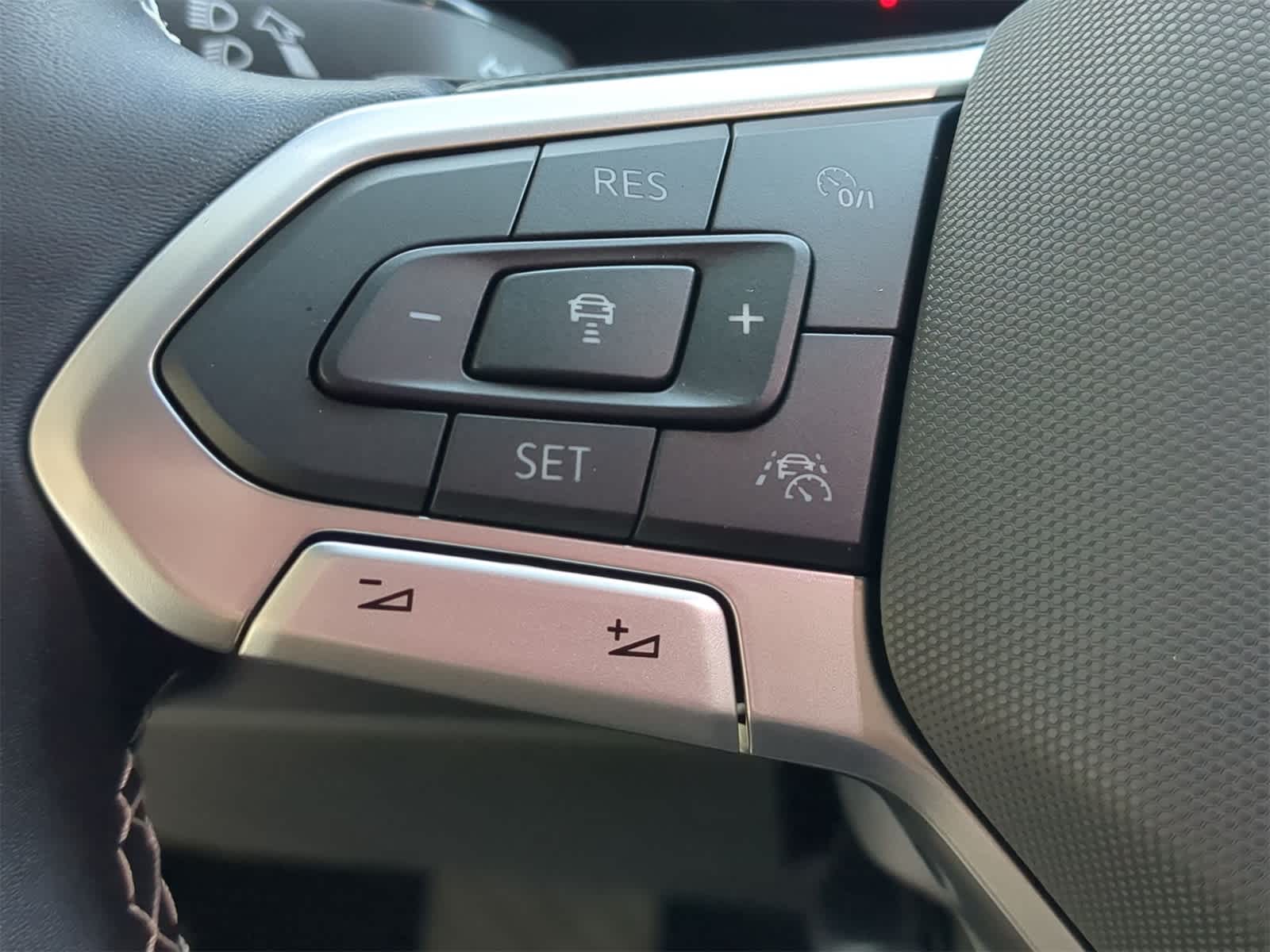 Thumbnail: 2025 Volkswagen Atlas - 23