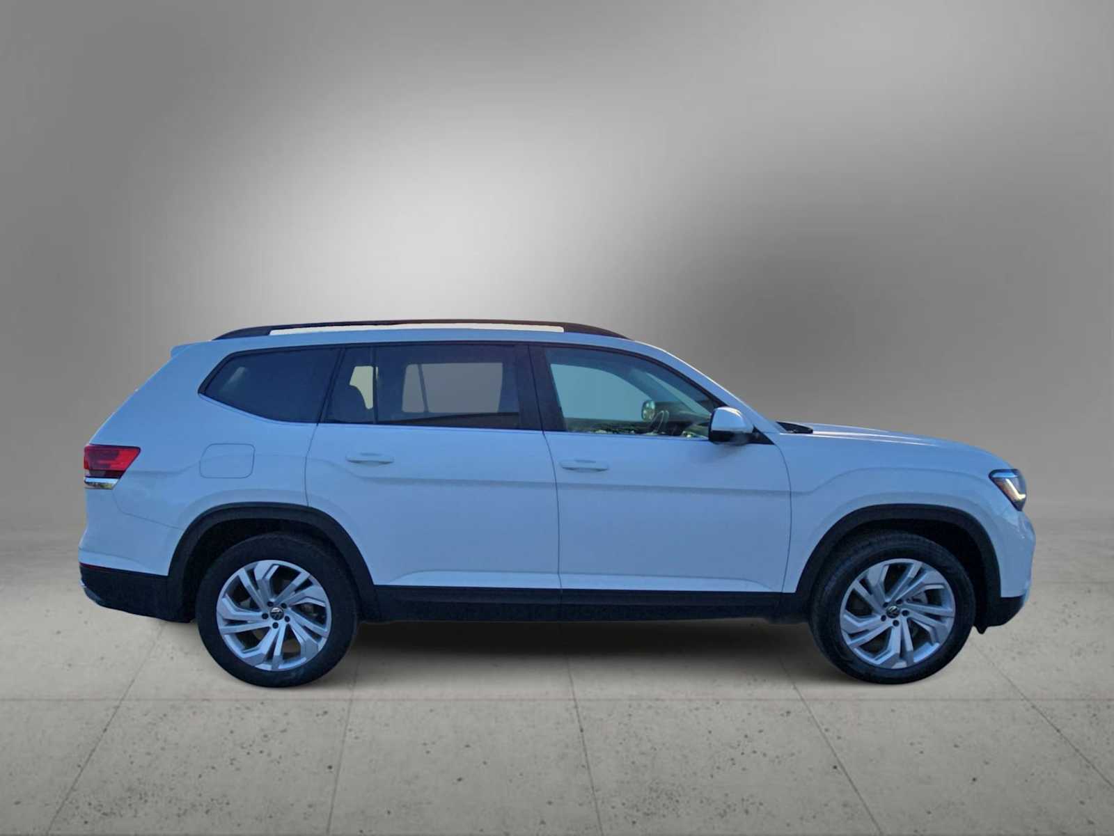 Thumbnail: 2022 Volkswagen Atlas - 9