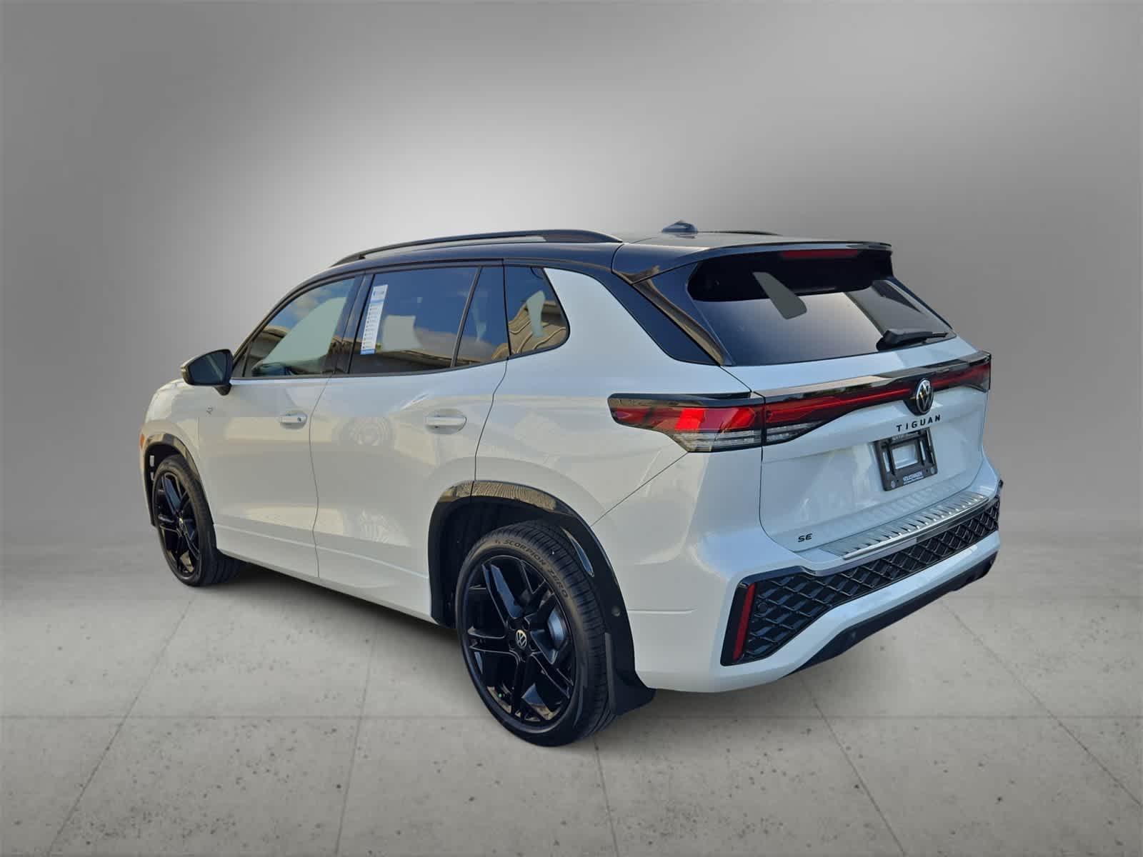 Thumbnail: 2025 Volkswagen Tiguan - 6