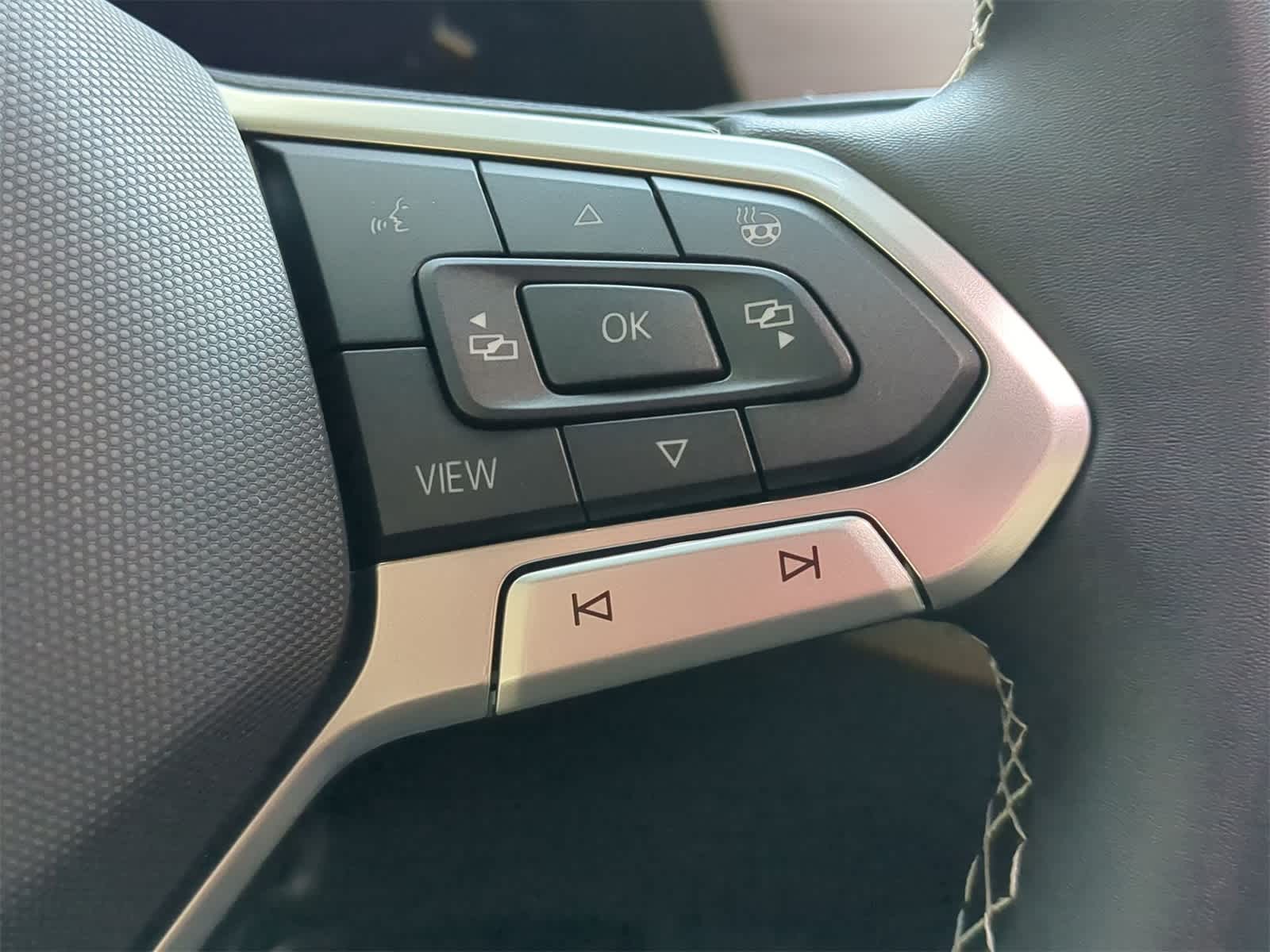 Thumbnail: 2025 Volkswagen Atlas - 24