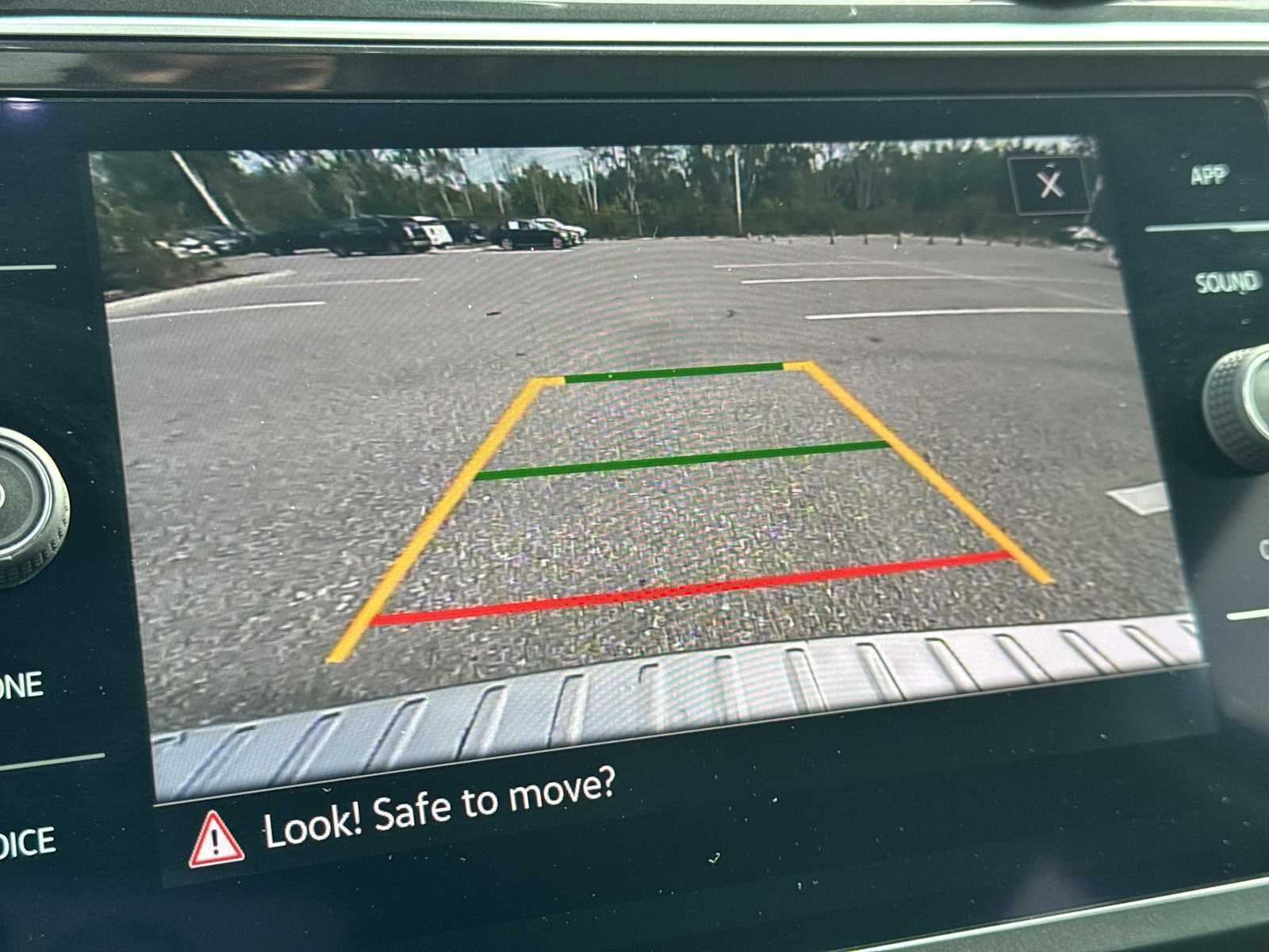 Thumbnail: 2022 Volkswagen Tiguan - 23