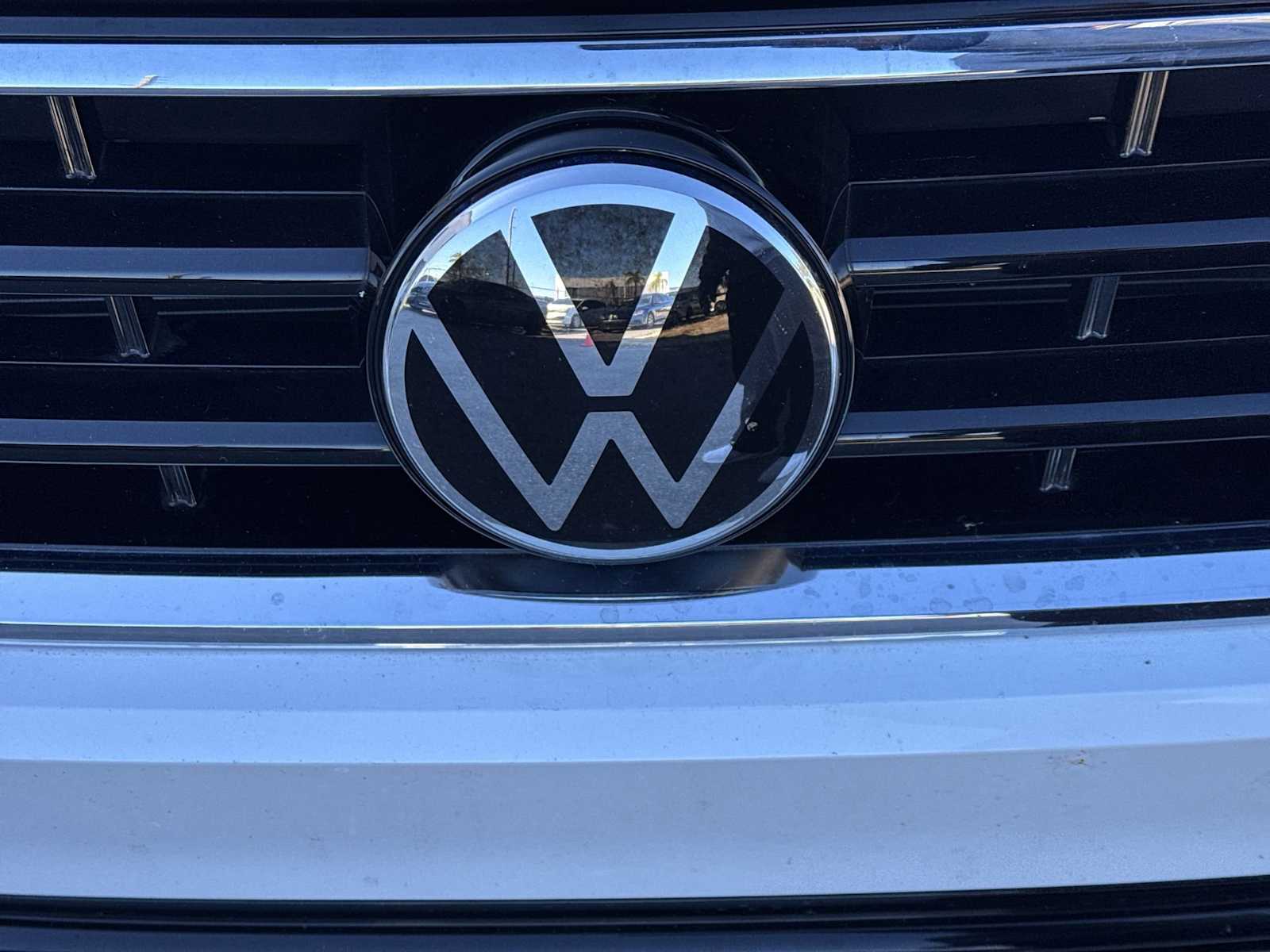 Thumbnail: 2023 Volkswagen Tiguan - 10