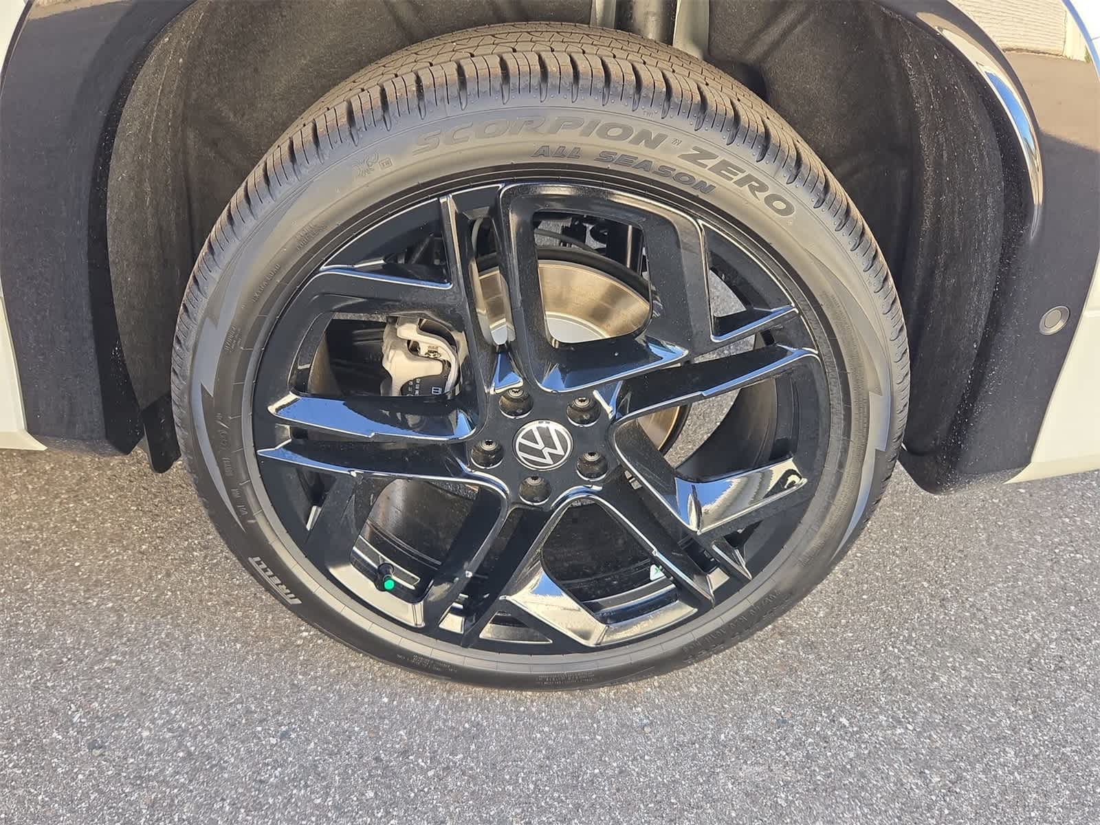 Thumbnail: 2025 Volkswagen Tiguan - 14