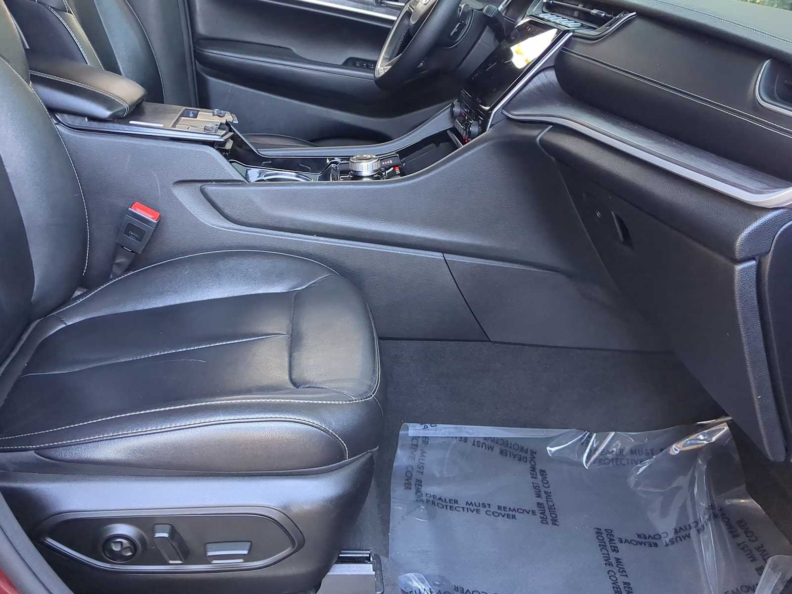 Thumbnail: 2022 Jeep Grand Cherokee - 22