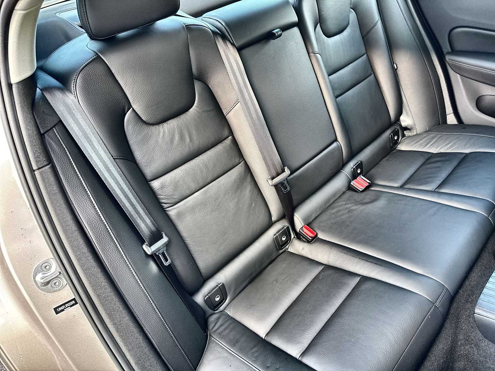 Thumbnail: 2023 Volvo S60 - 19