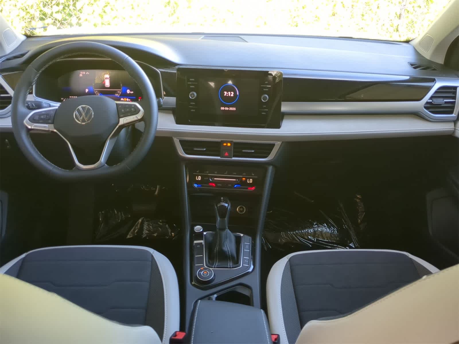 Thumbnail: 2025 Volkswagen Taos - 16