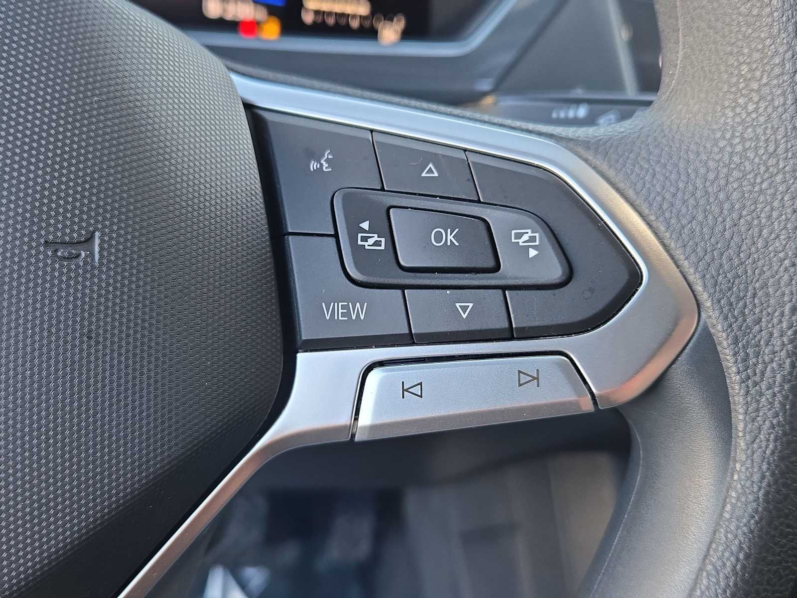 Thumbnail: 2023 Volkswagen Tiguan - 23