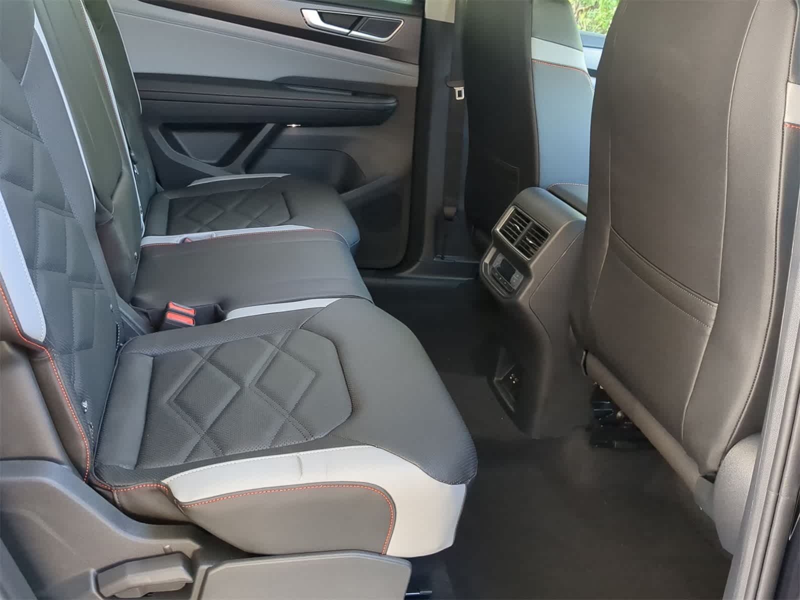 Thumbnail: 2025 Volkswagen Atlas - 19