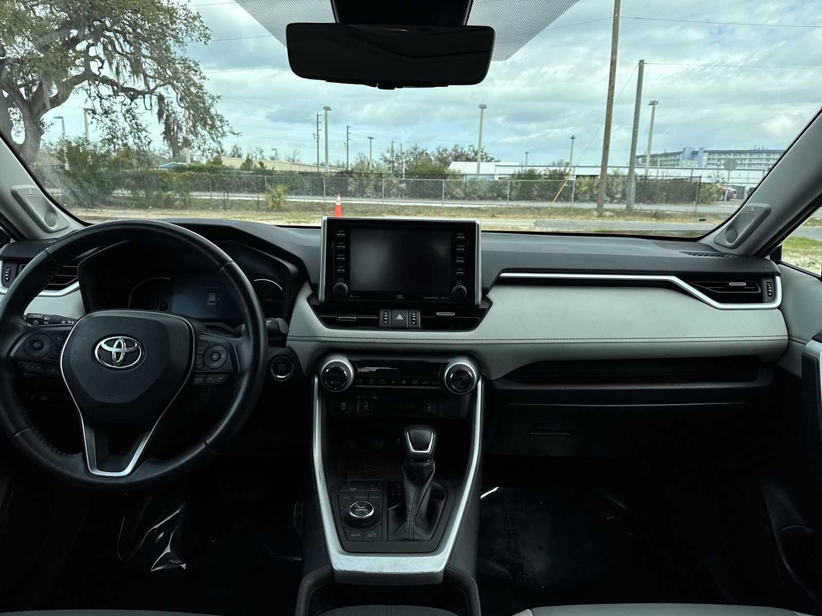 Thumbnail: 2020 Toyota RAV4 - 15