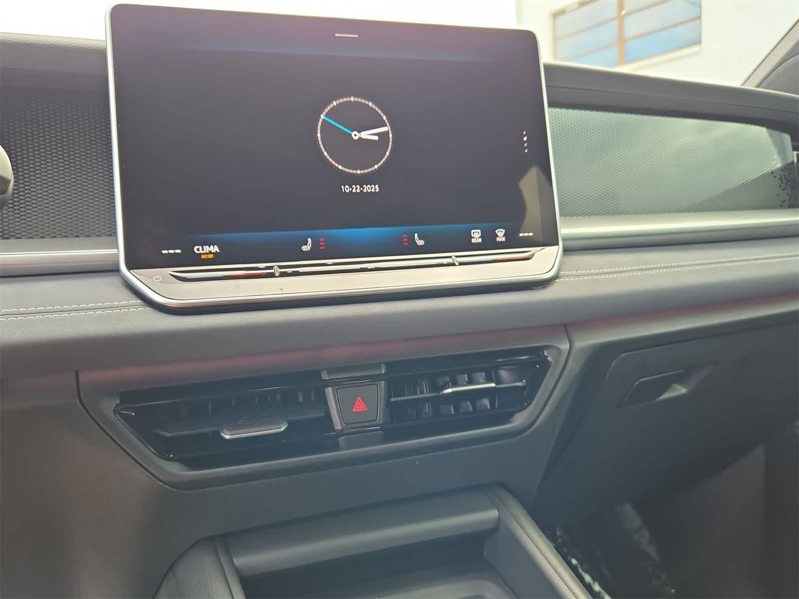 Thumbnail: 2025 Volkswagen Tiguan - 27