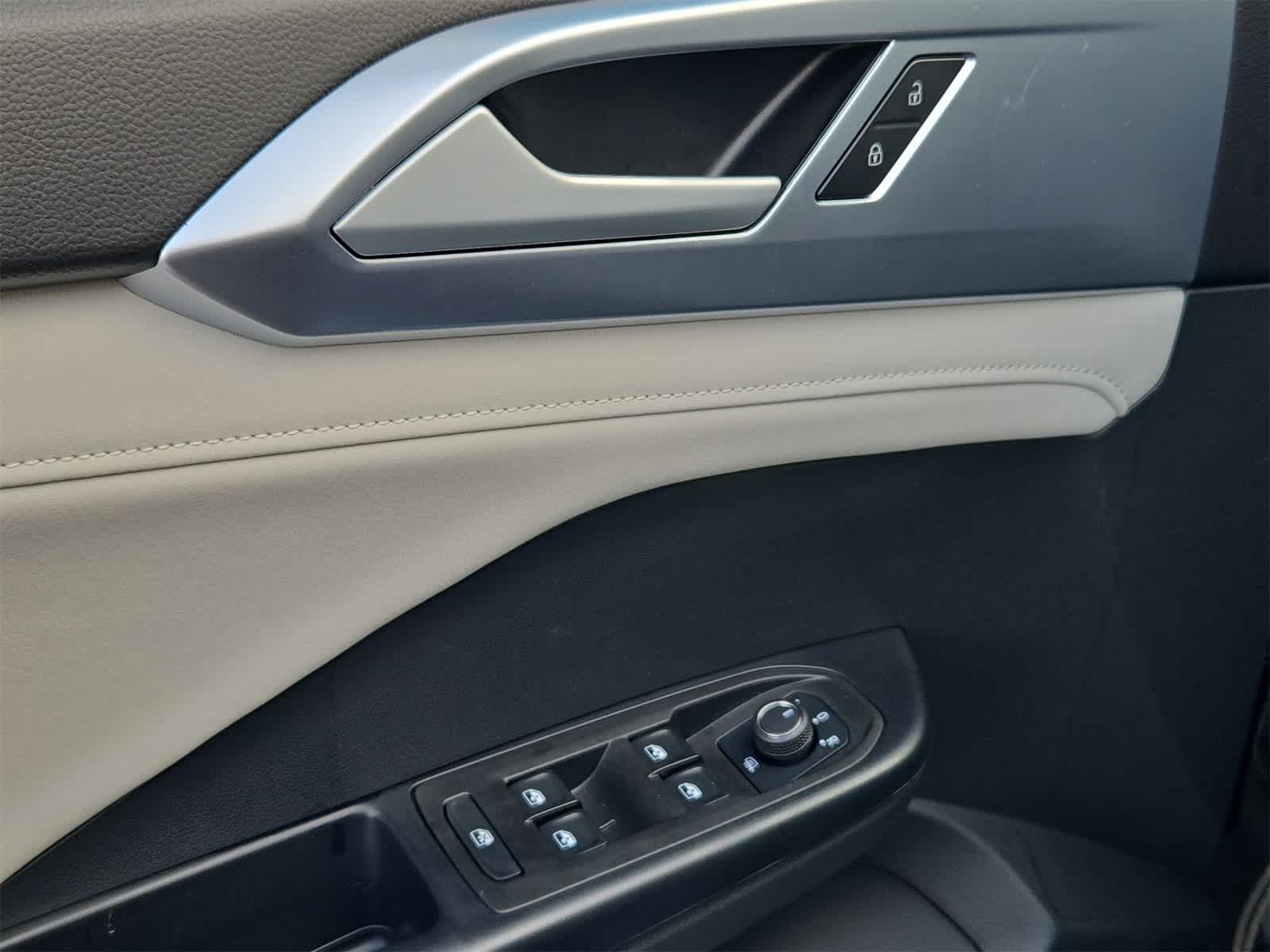 Thumbnail: 2025 Volkswagen Taos - 36