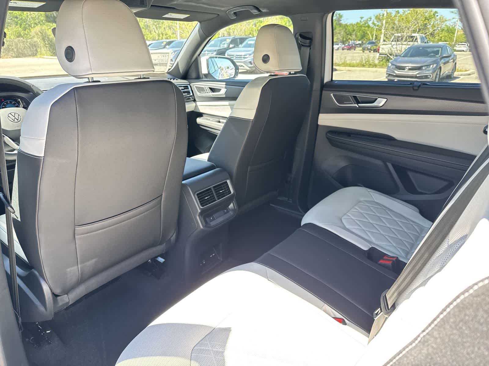 Thumbnail: 2026 Volkswagen Atlas - 17