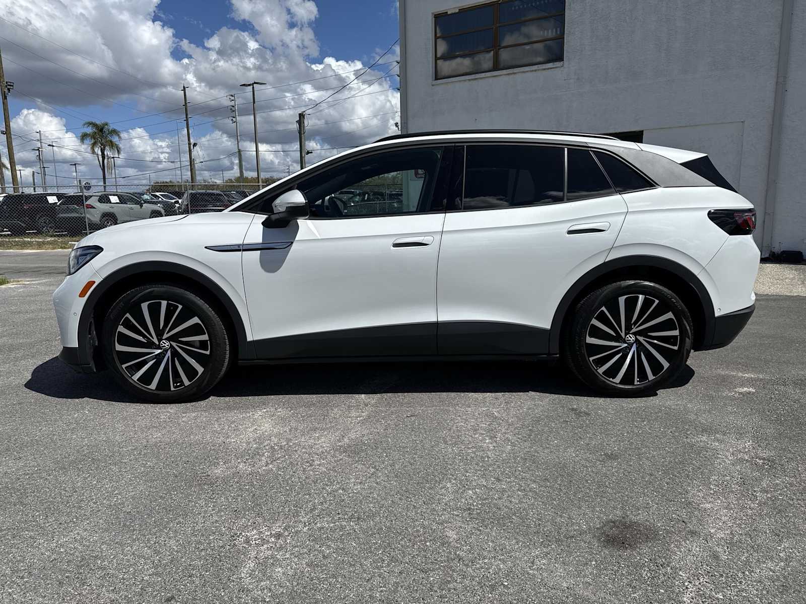 Thumbnail: 2024 Volkswagen ID.4 - 3