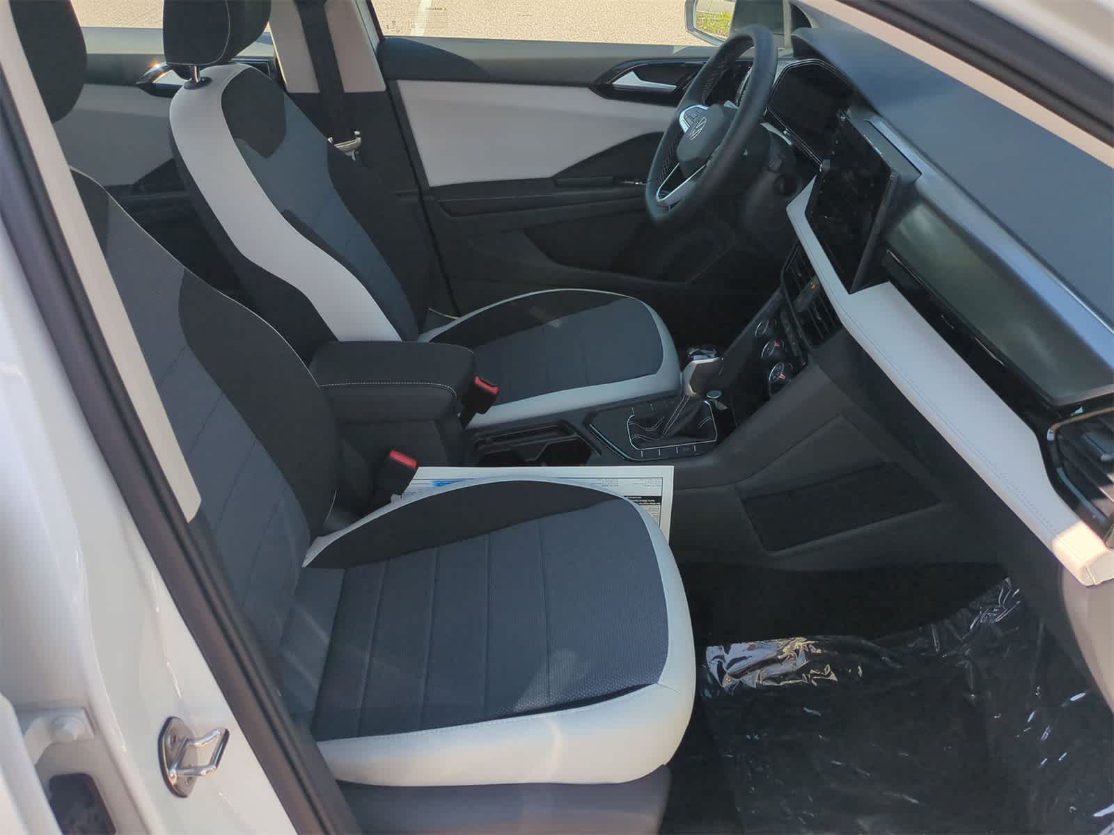 Thumbnail: 2025 Volkswagen Taos - 22