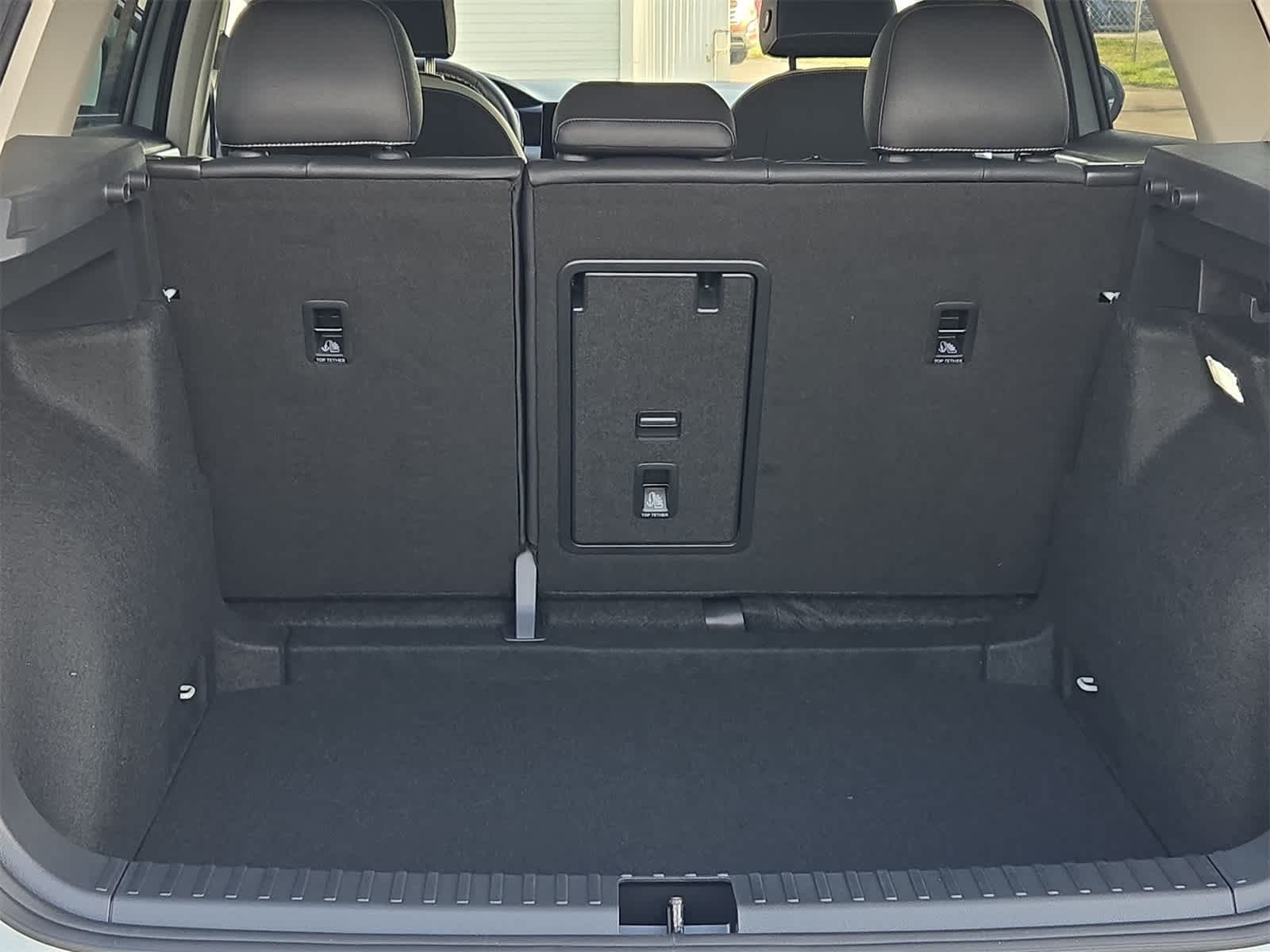 Thumbnail: 2025 Volkswagen Taos - 35